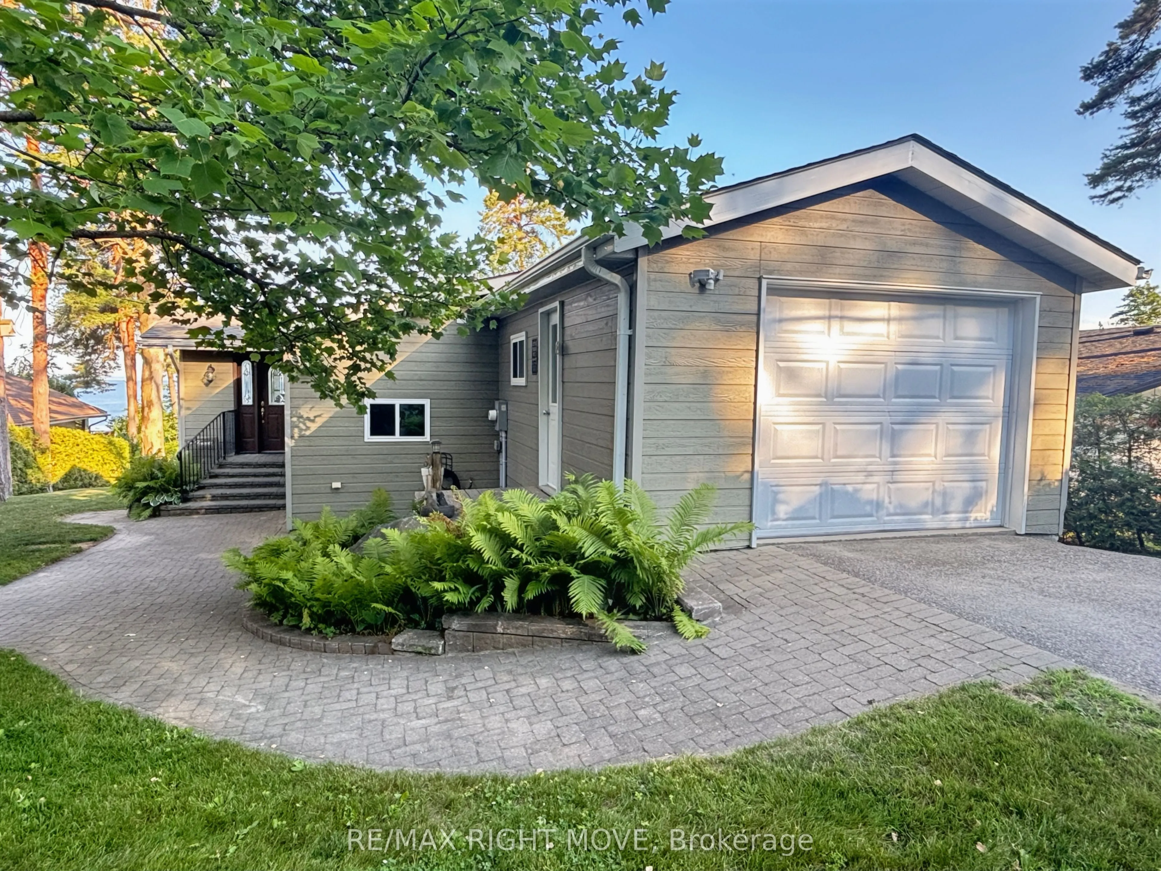 1185 Woodland Drive