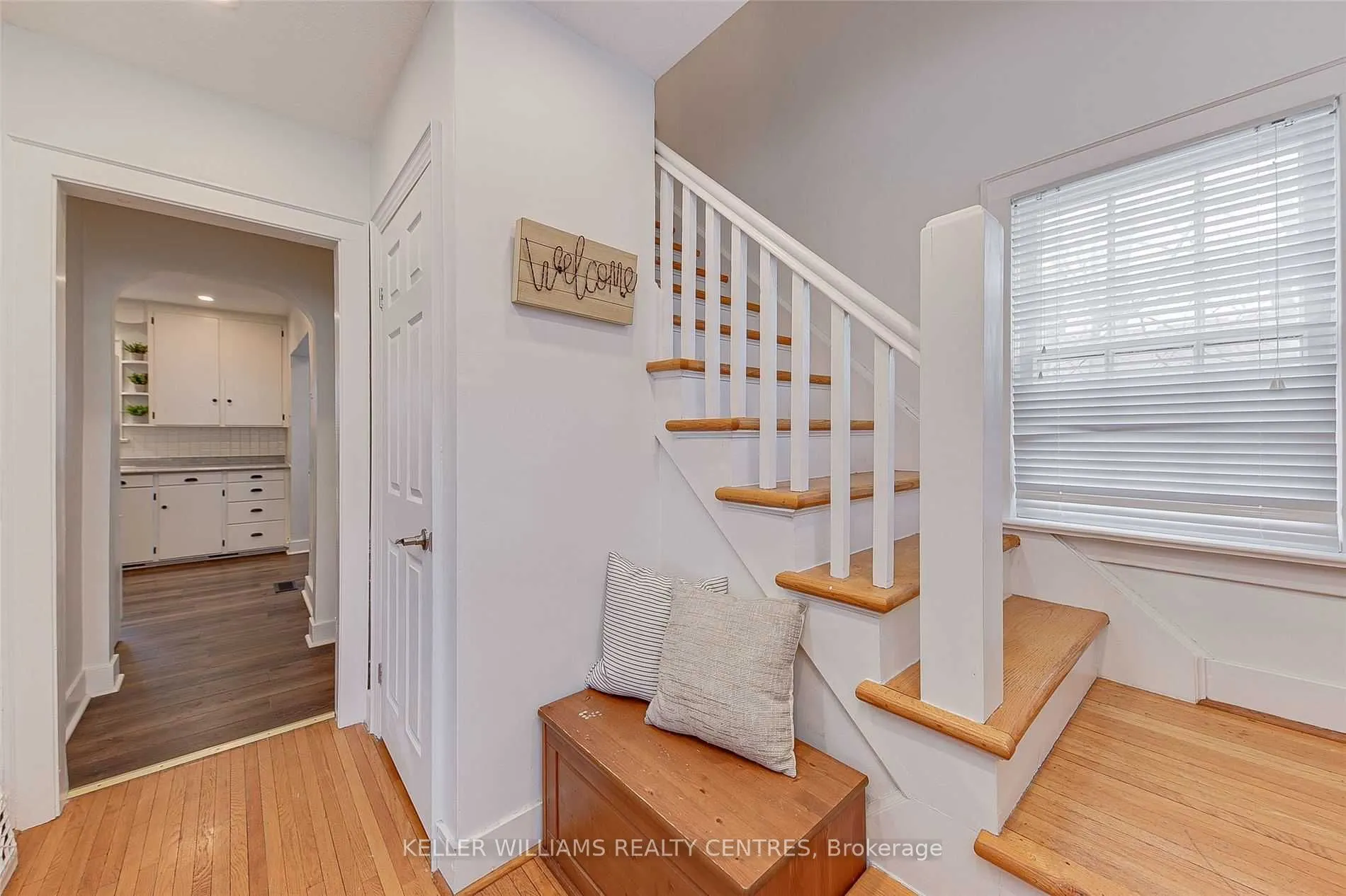 77 Wellington Street E