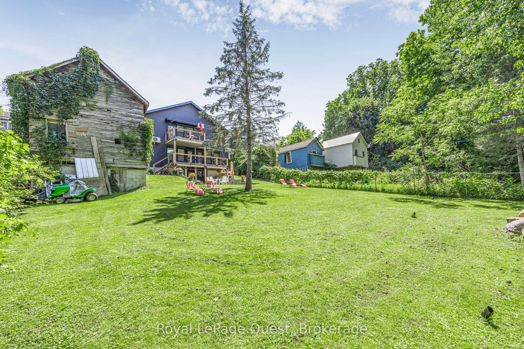 214 Mississaga Street W
