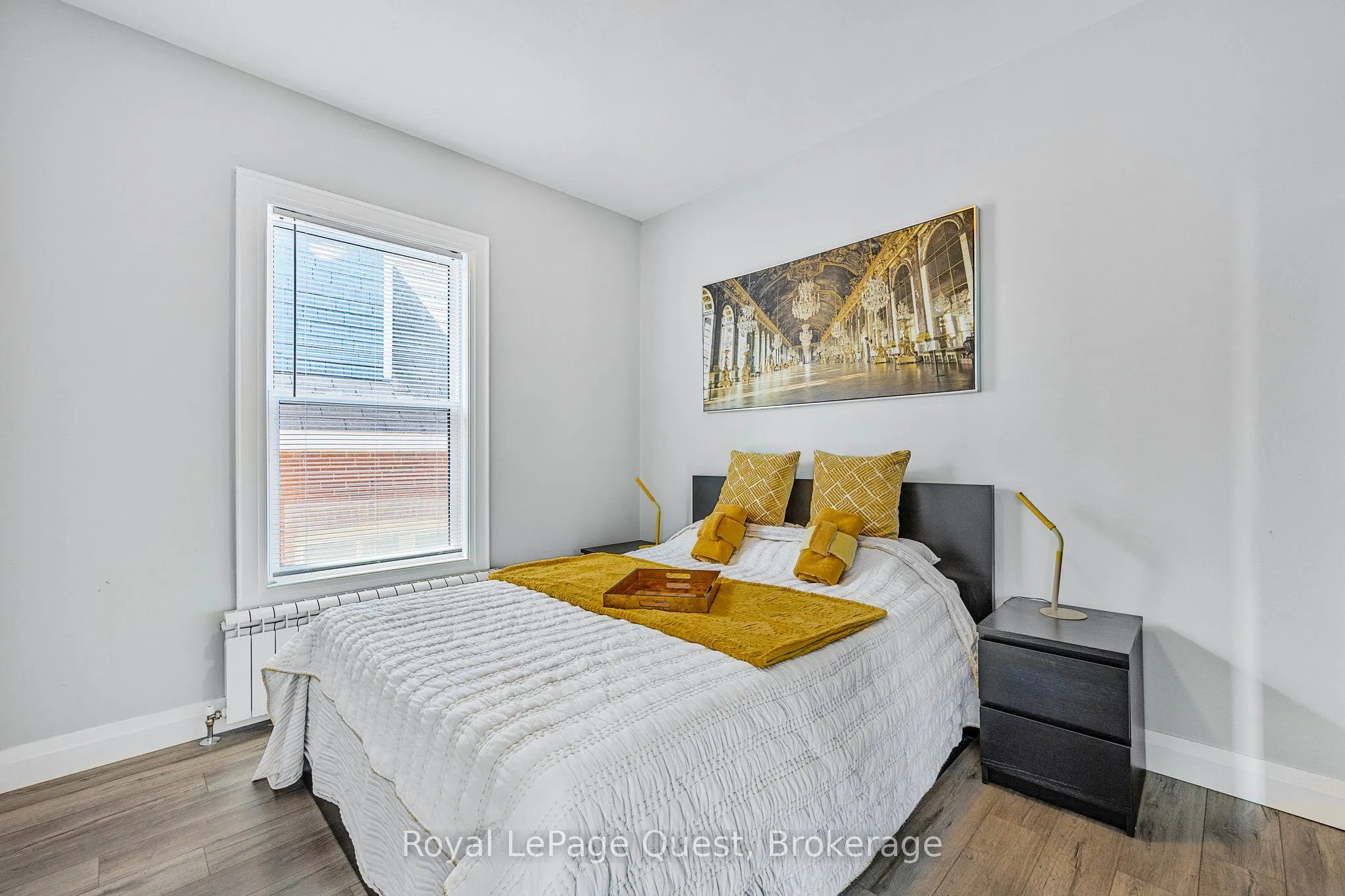 214 Mississaga Street W