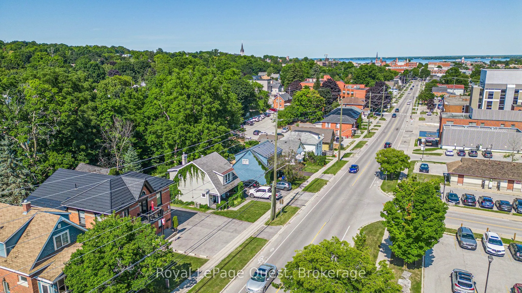 214 Mississaga Street W