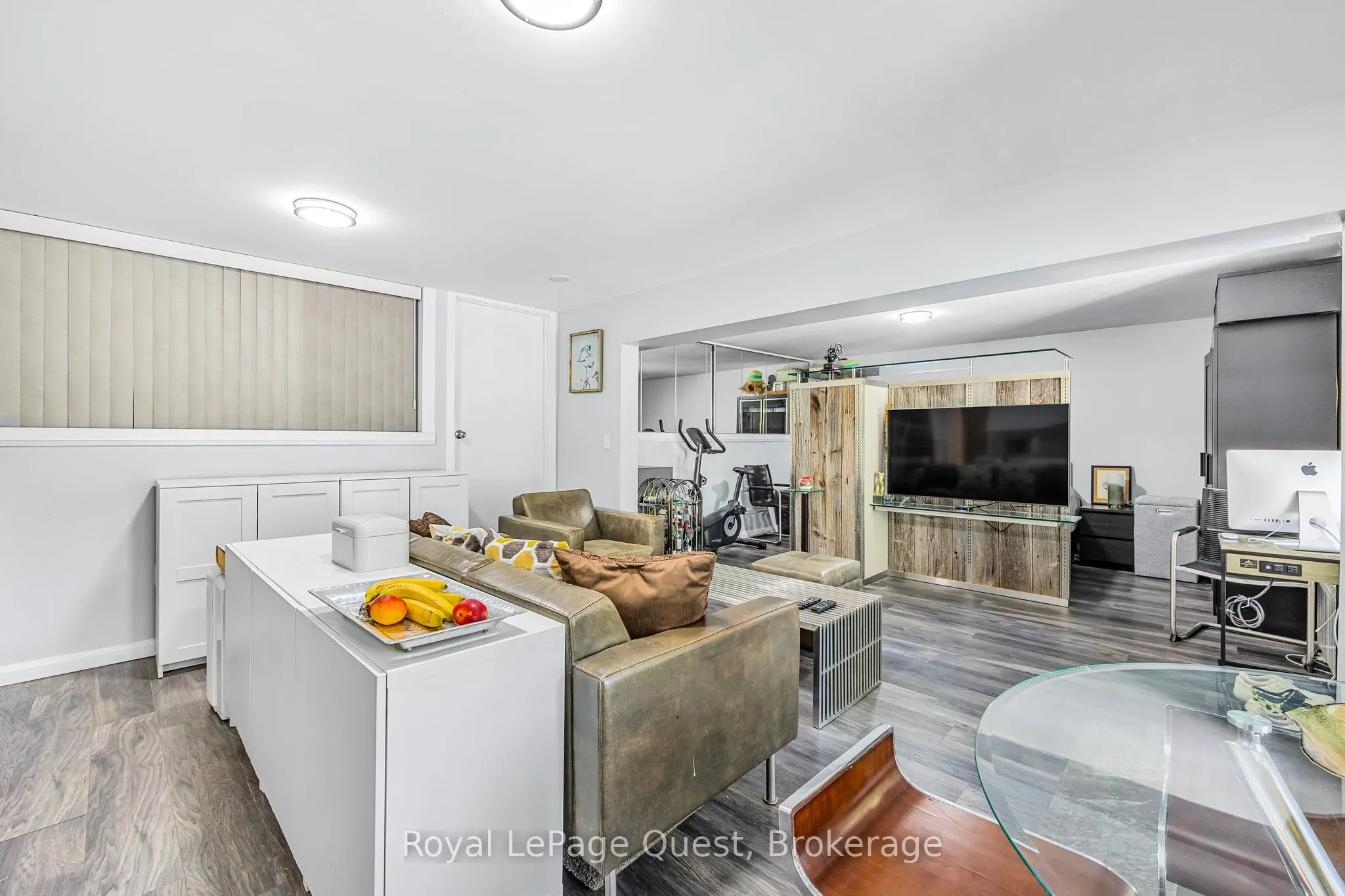 214 Mississaga Street W