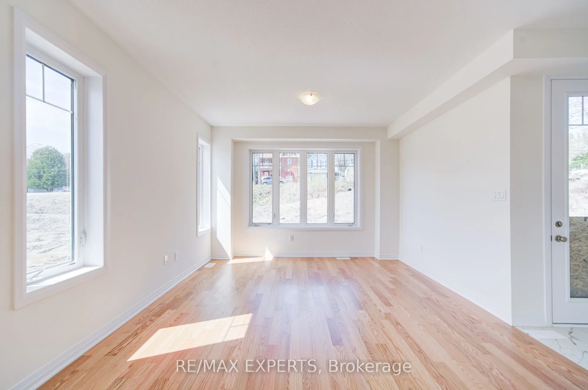 564 Hudson Crescent