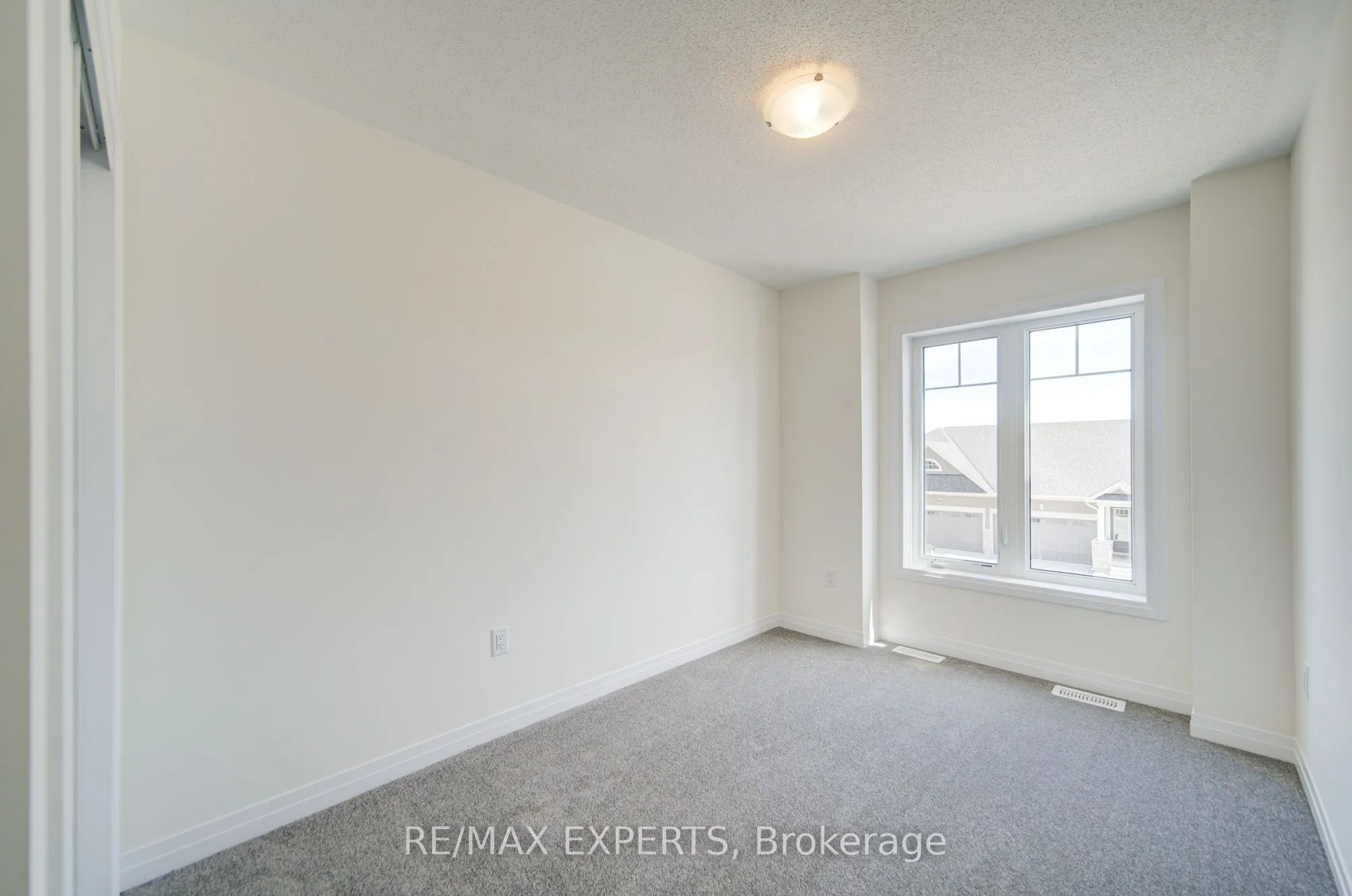 564 Hudson Crescent