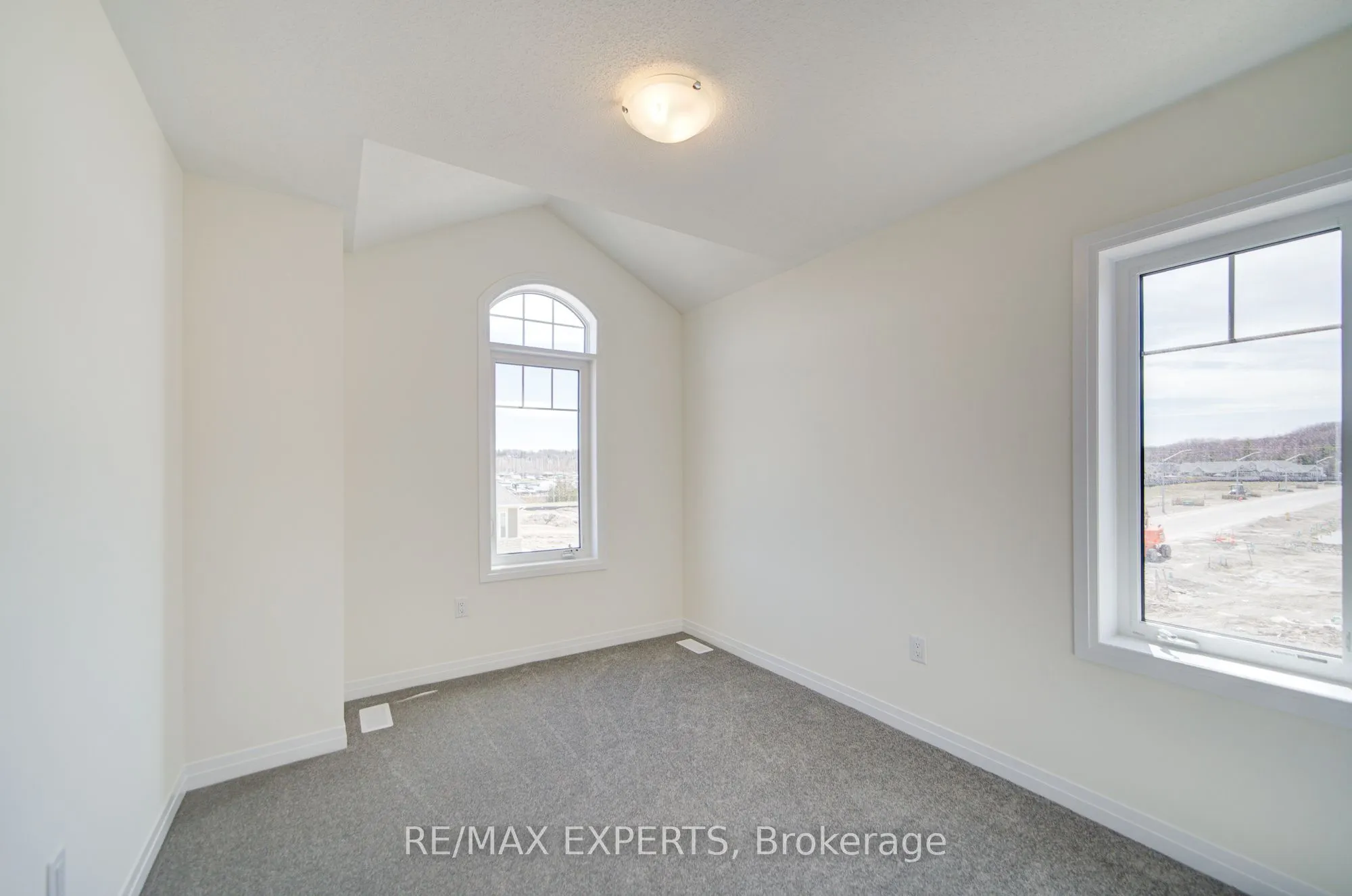 564 Hudson Crescent