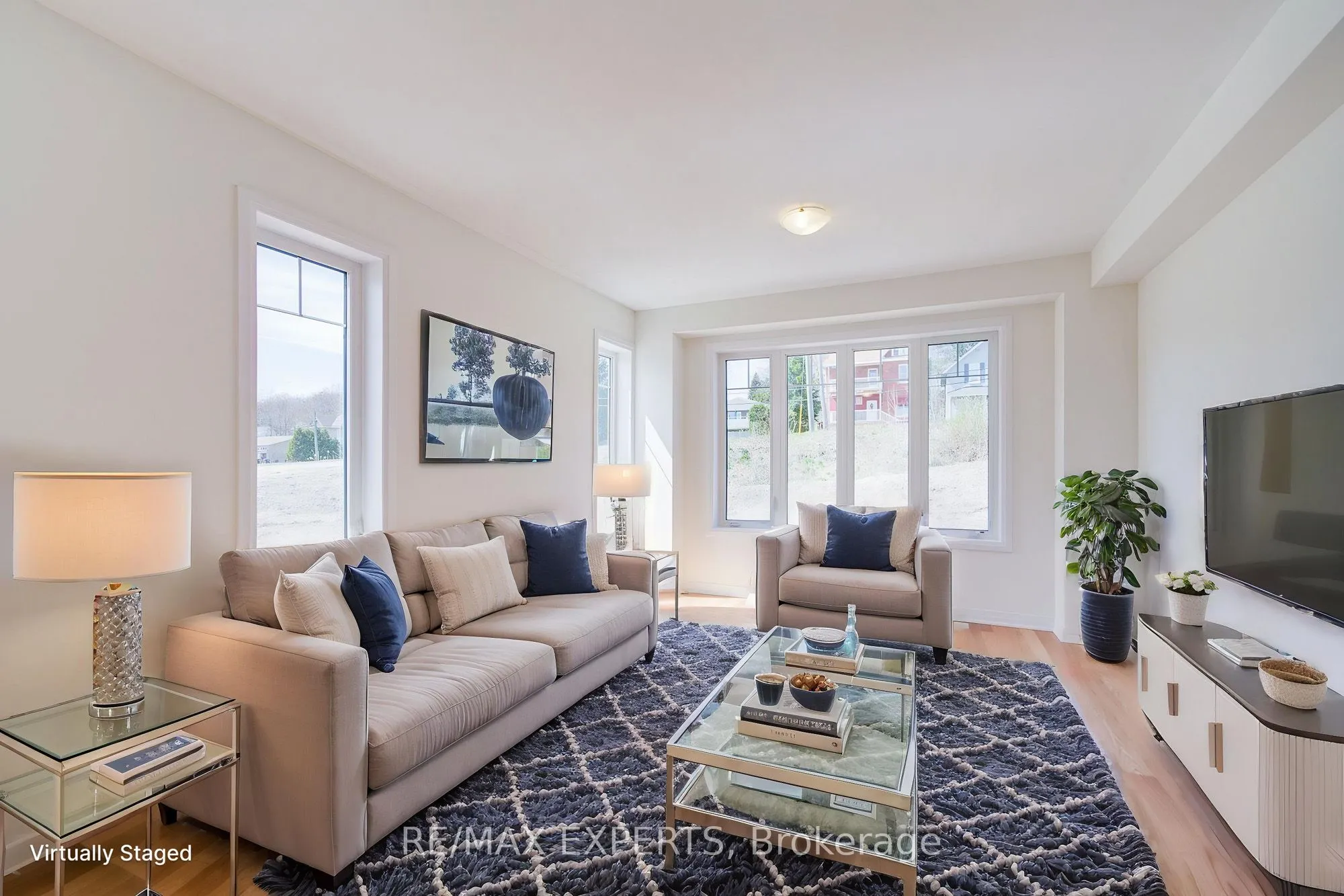 564 Hudson Crescent