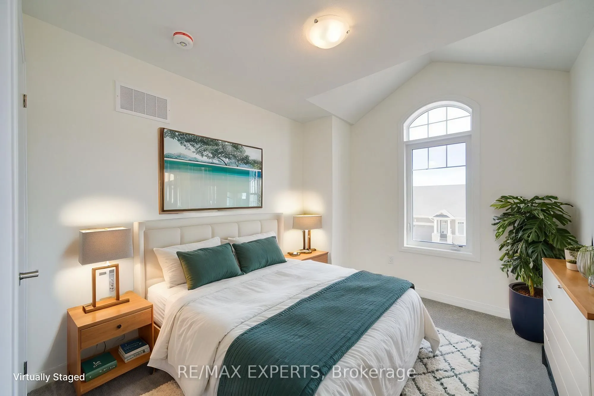 564 Hudson Crescent
