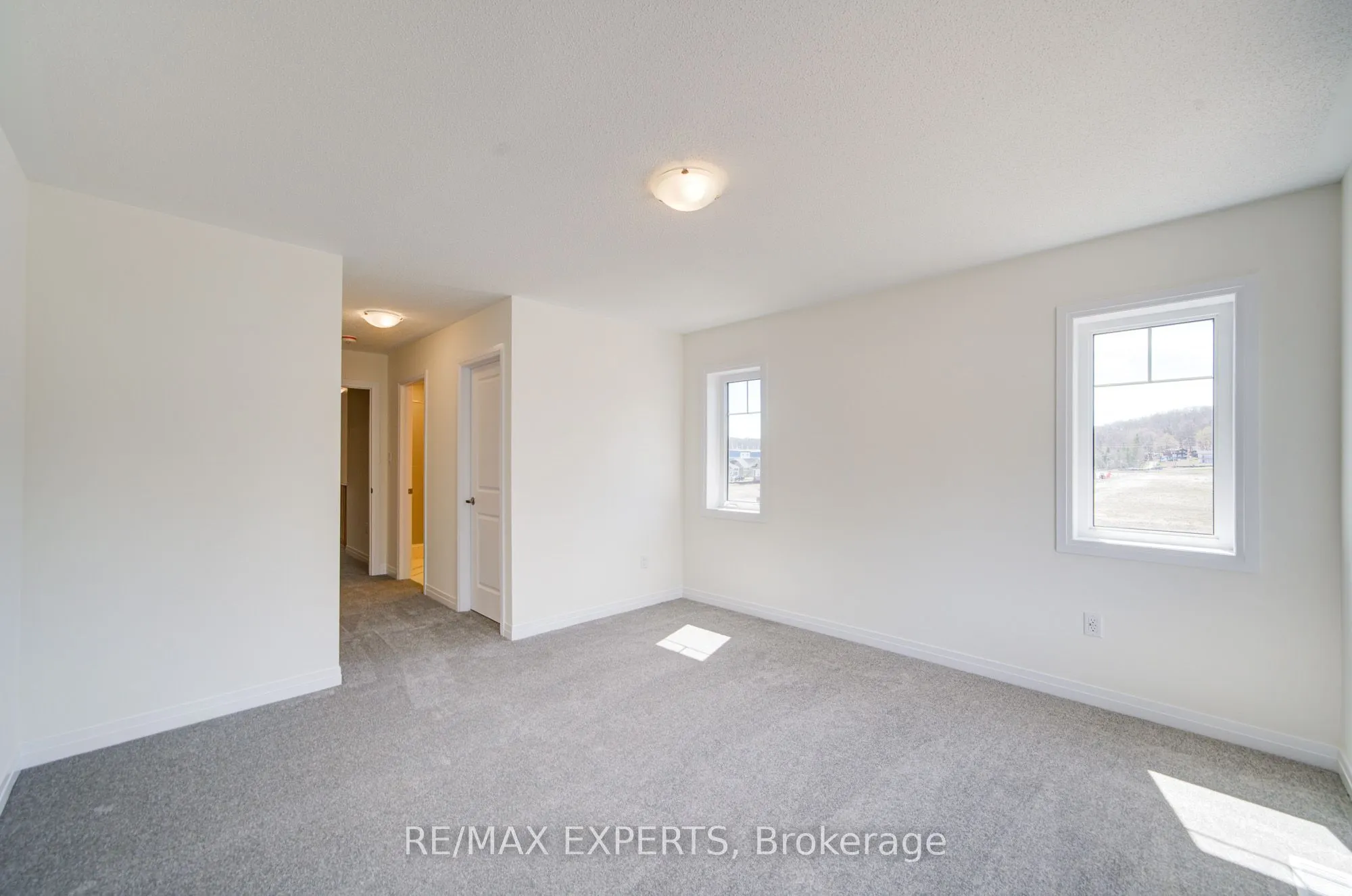 564 Hudson Crescent