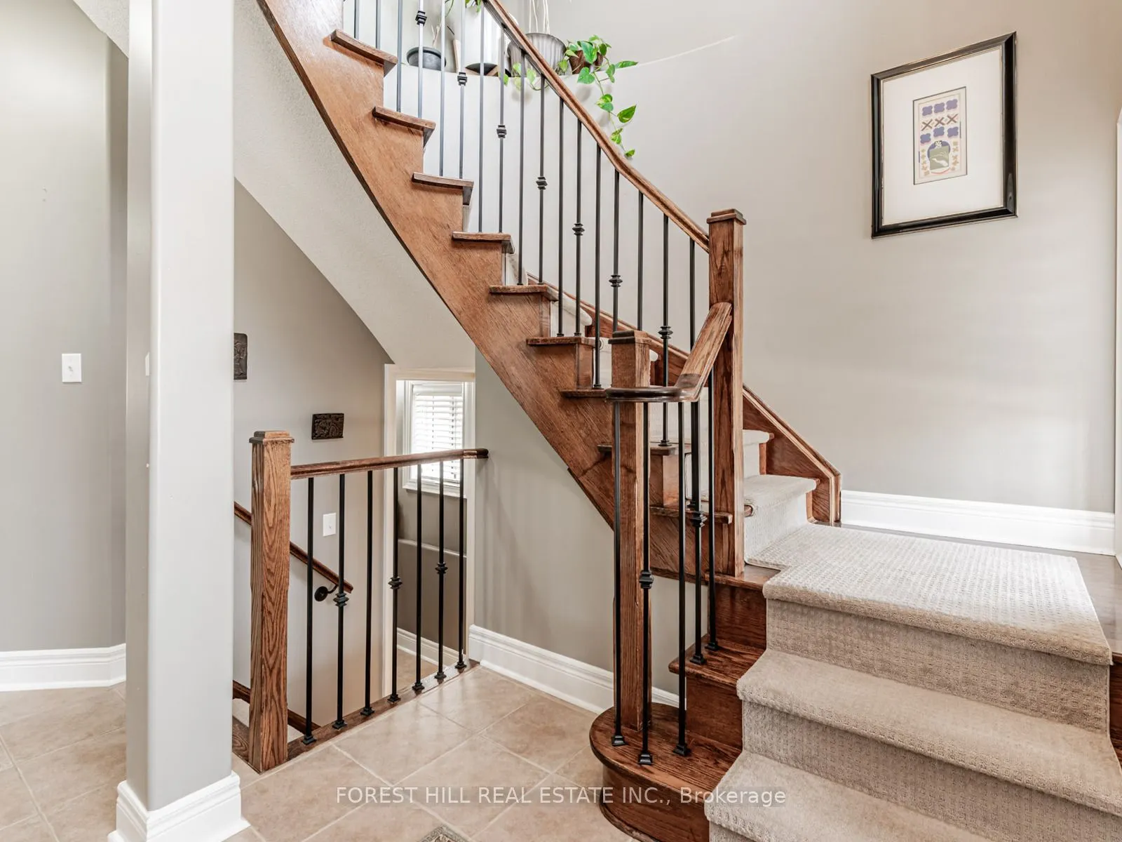 33 CONNAUGHT Lane