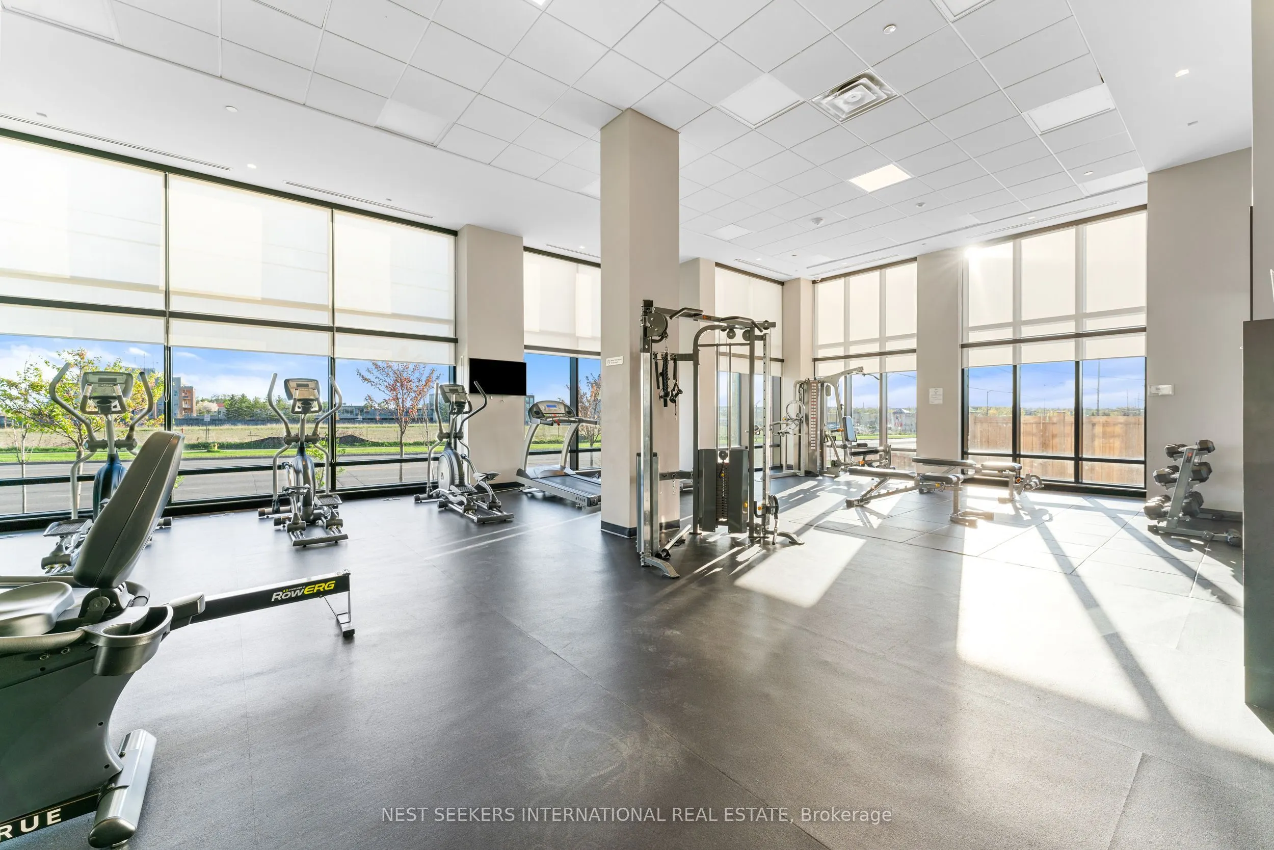 681 Yonge Street, #424