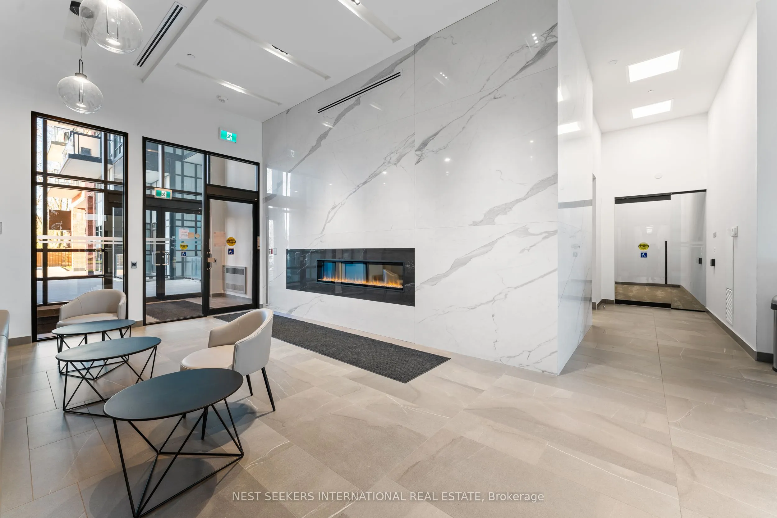 681 Yonge Street, #424