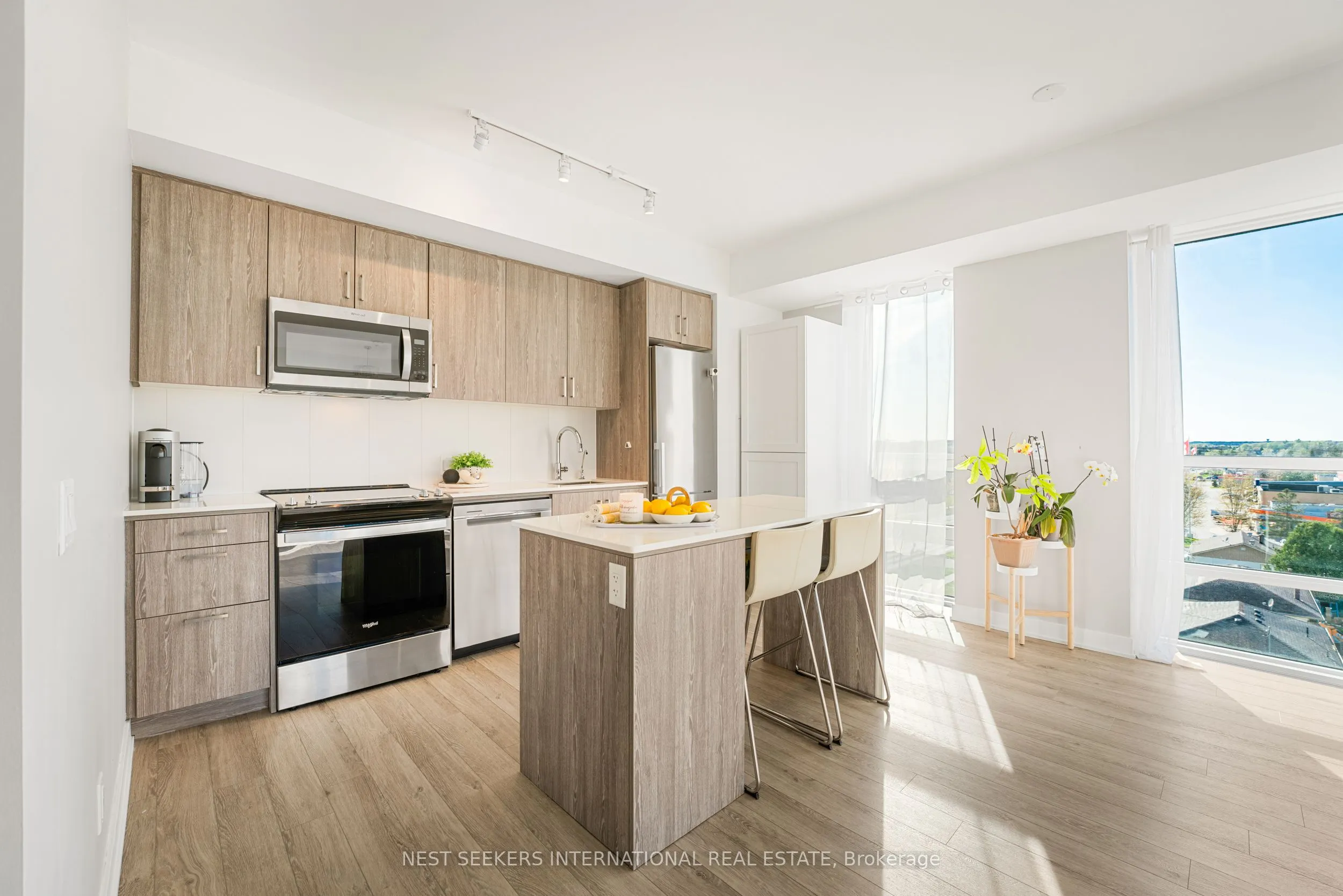 681 Yonge Street, #424