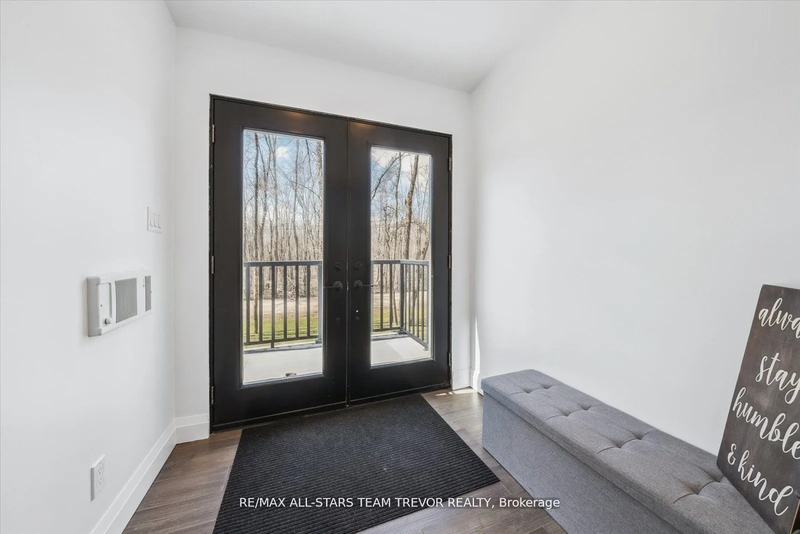 3441 Louis Lane