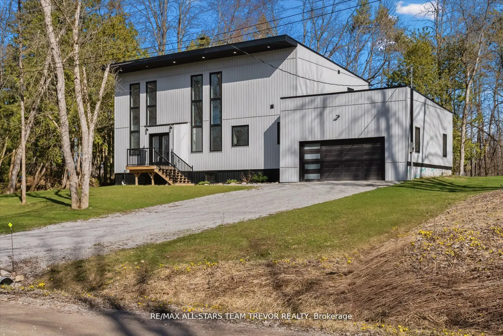 3441 Louis Lane