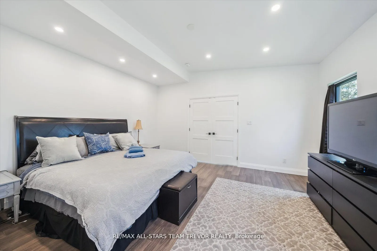3441 Louis Lane