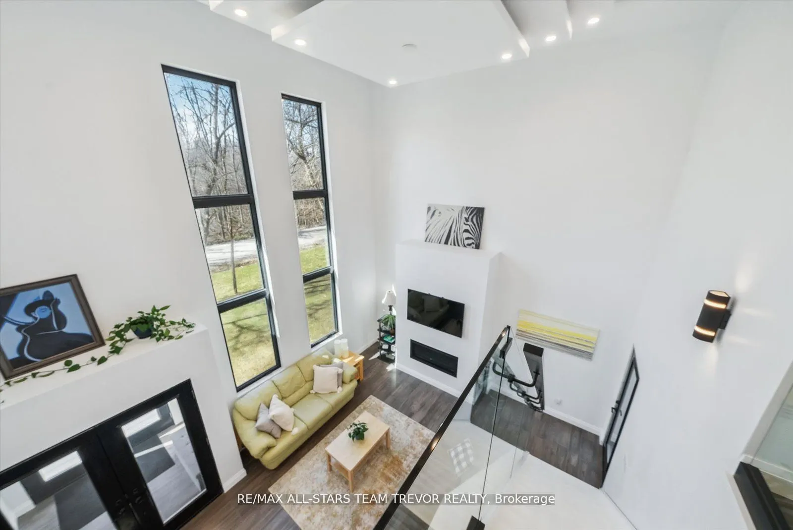 3441 Louis Lane