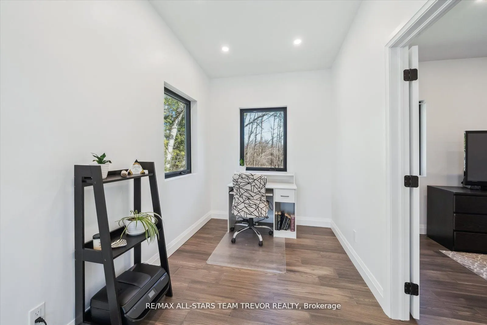 3441 Louis Lane