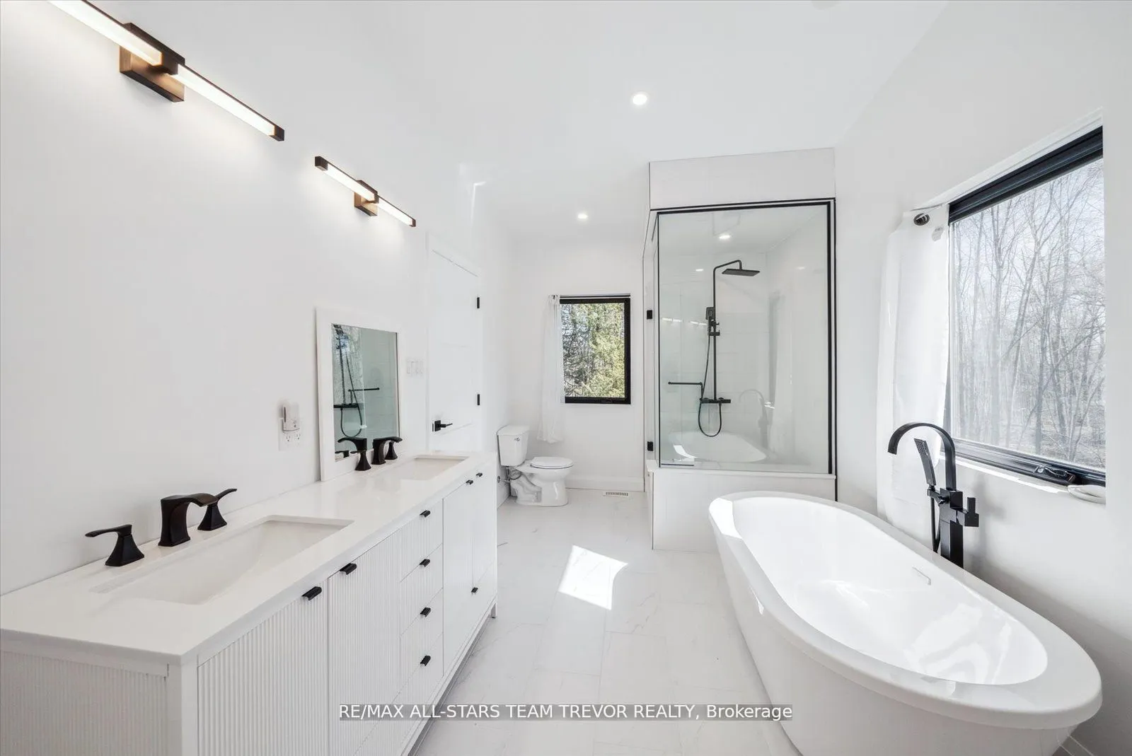 3441 Louis Lane