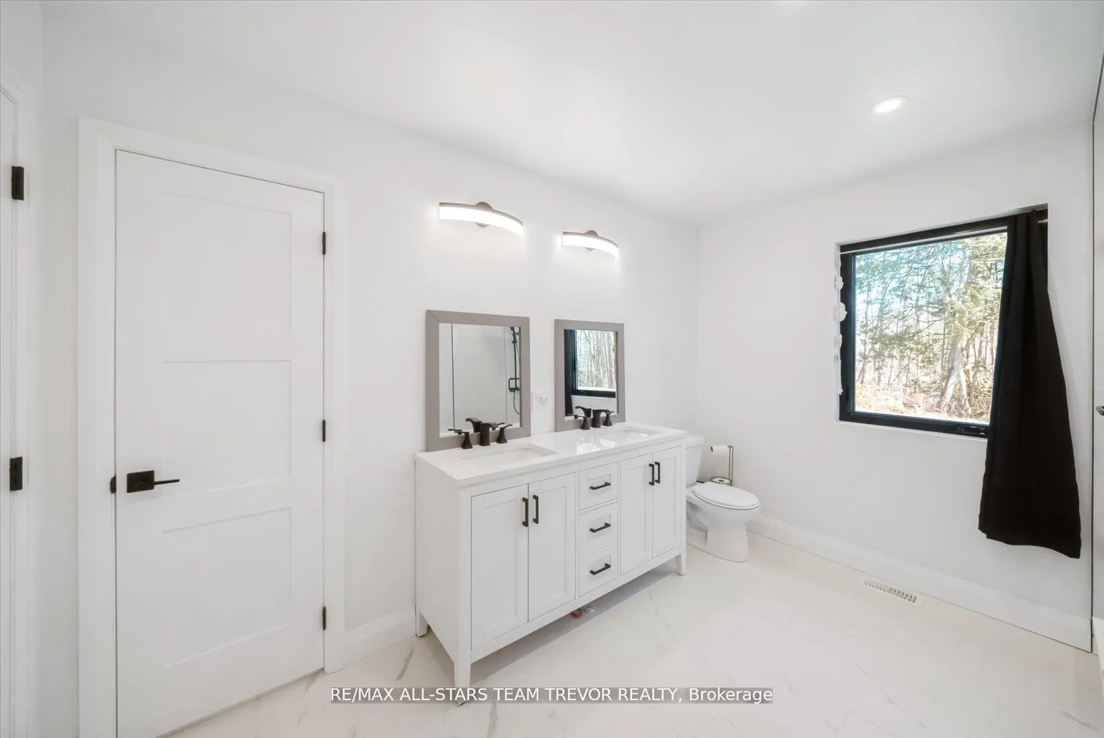 3441 Louis Lane