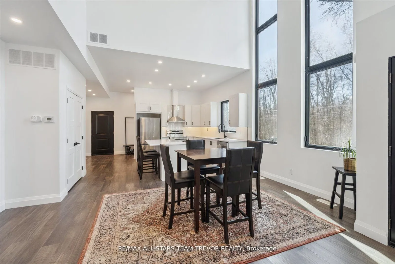 3441 Louis Lane