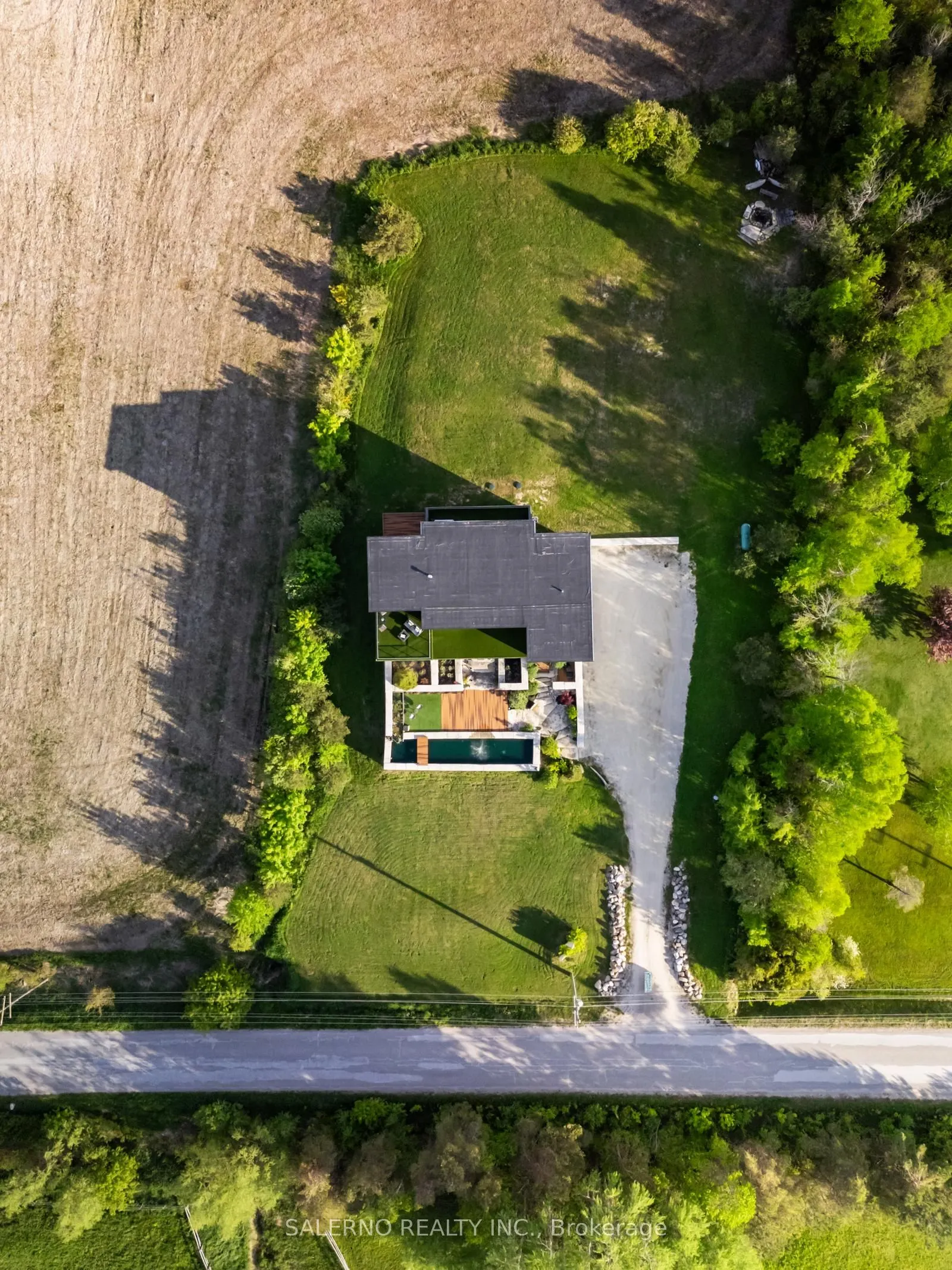 6903 36/37 Nottawasaga Side Road E