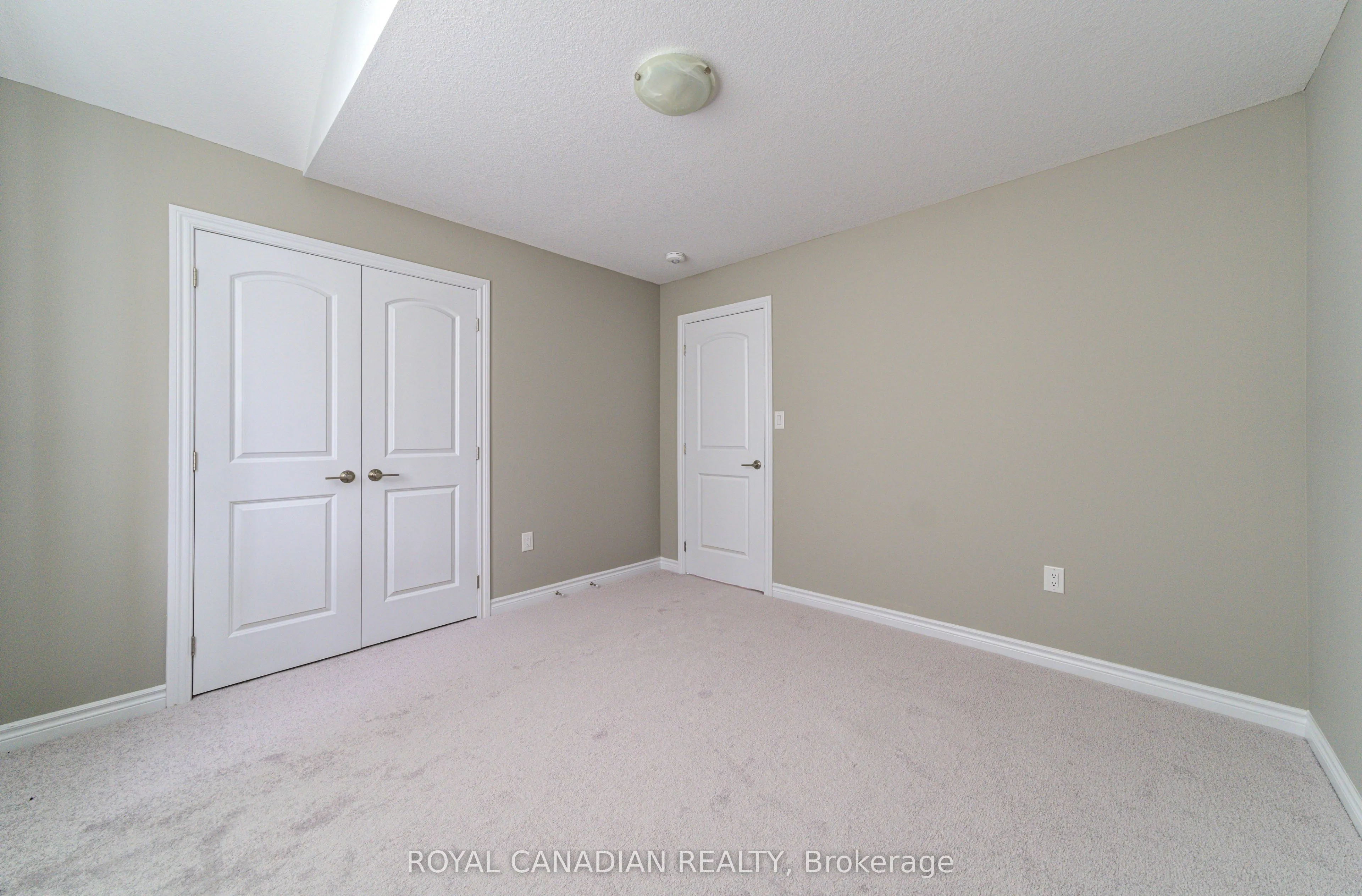 1048 WRIGHT Drive