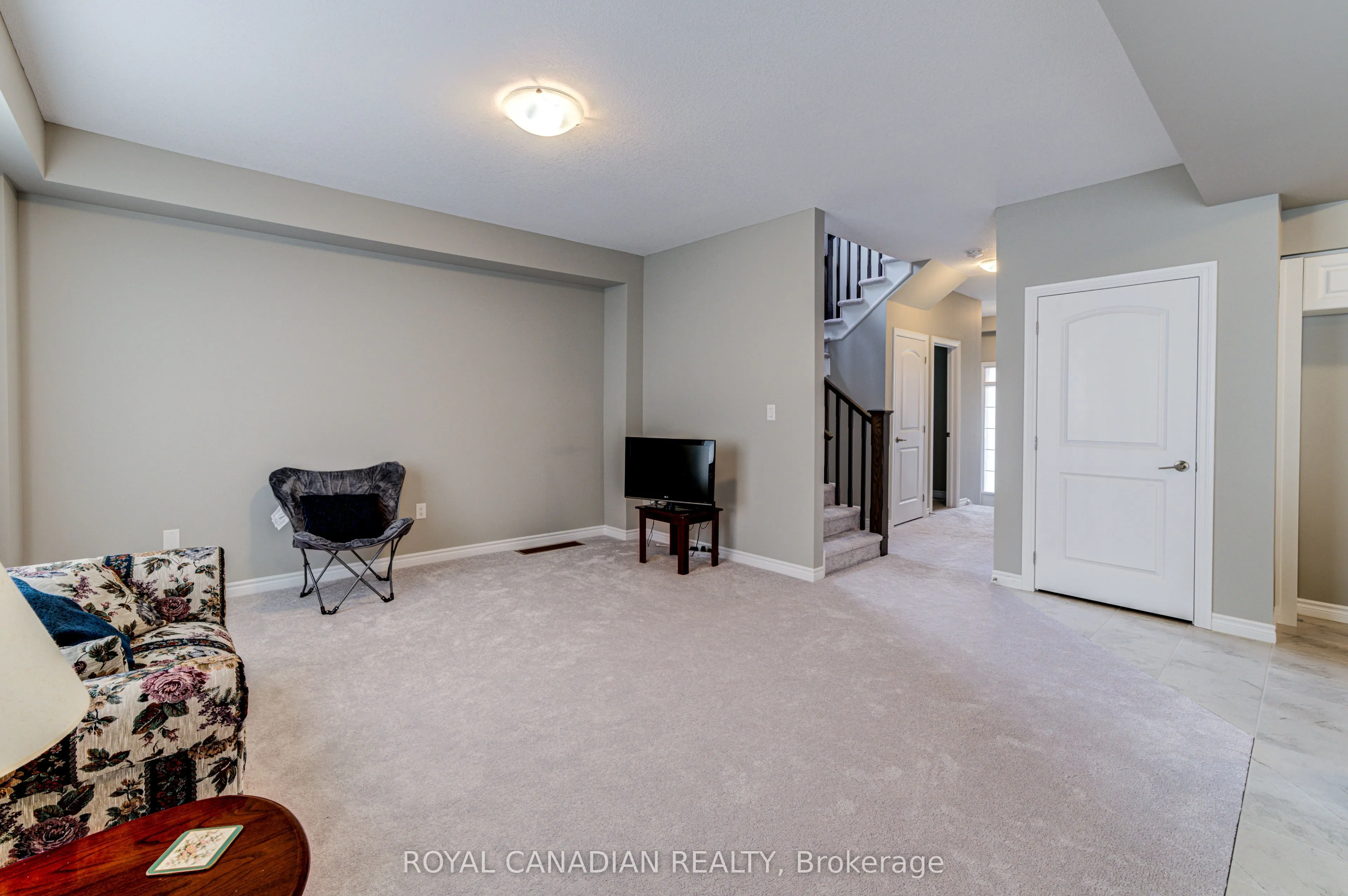 1048 WRIGHT Drive