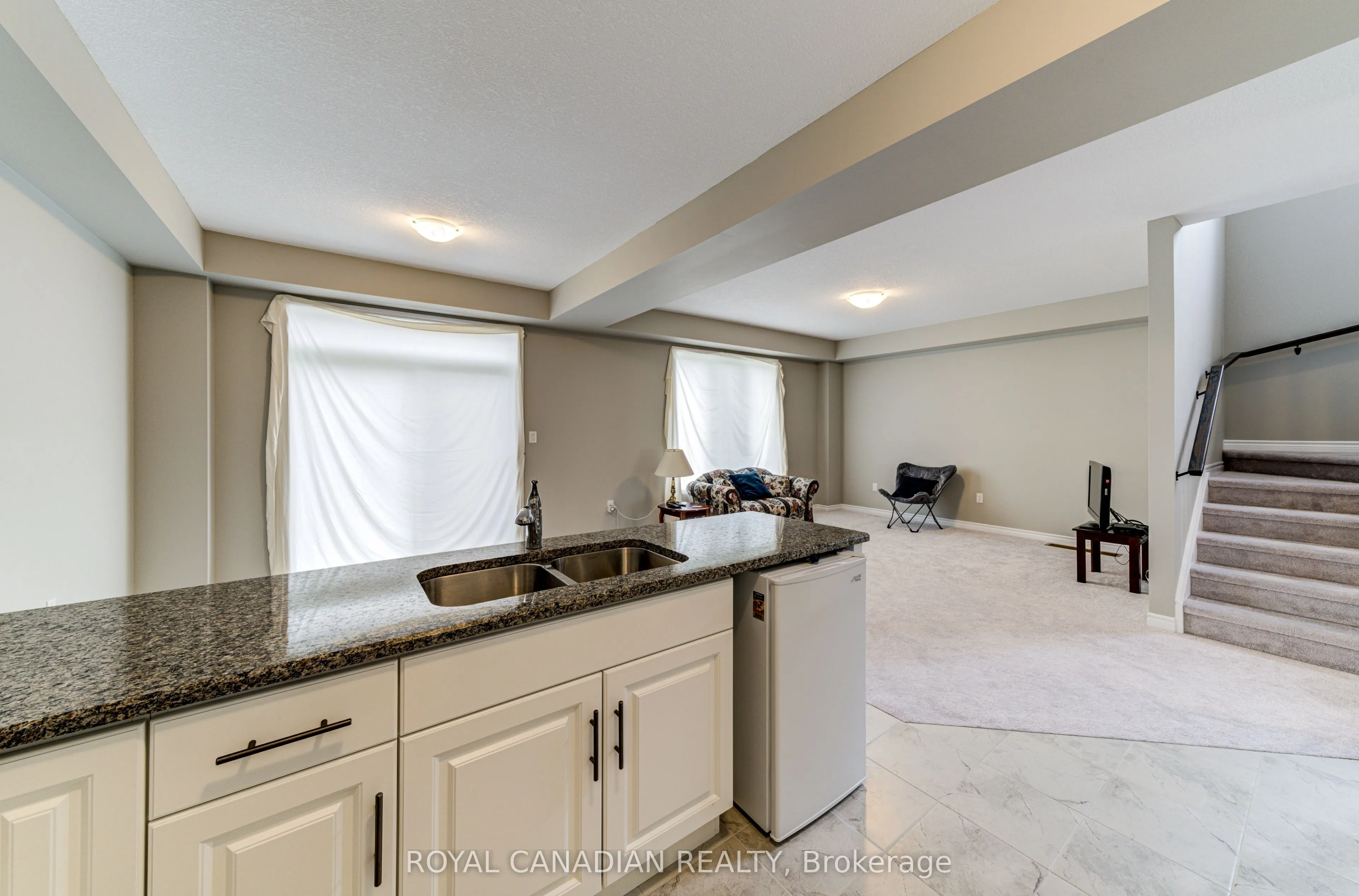 1048 WRIGHT Drive