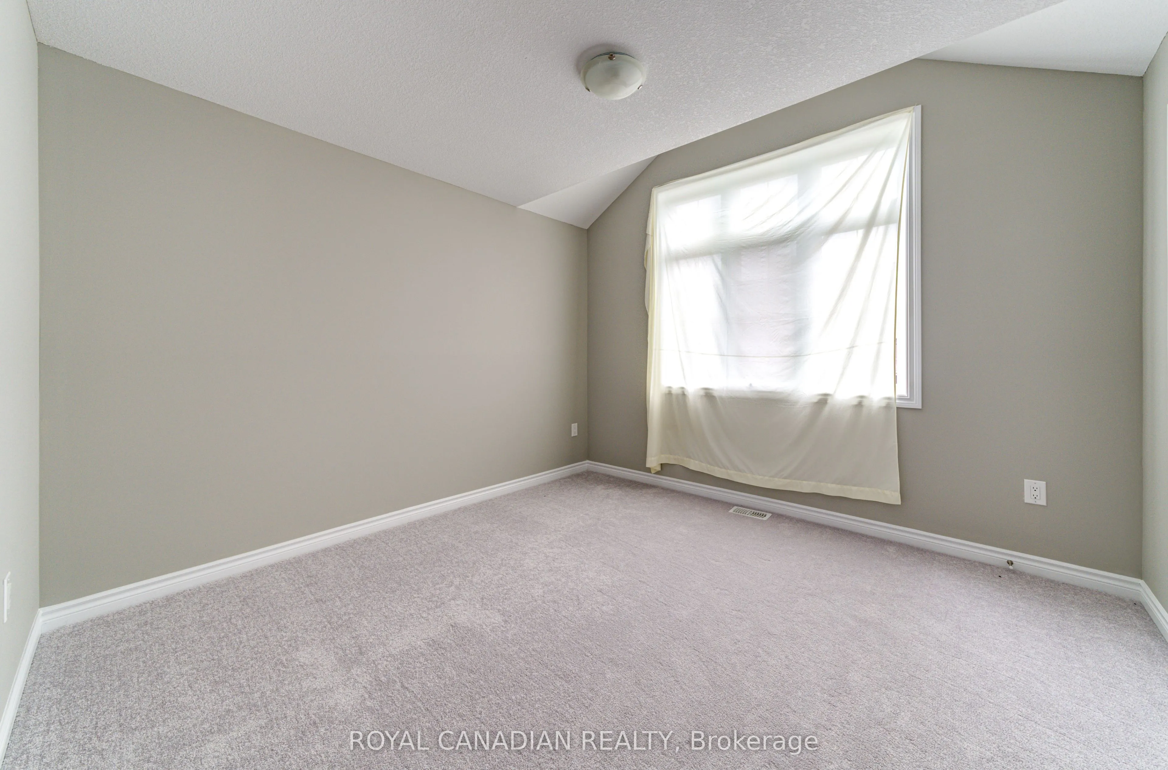 1048 WRIGHT Drive