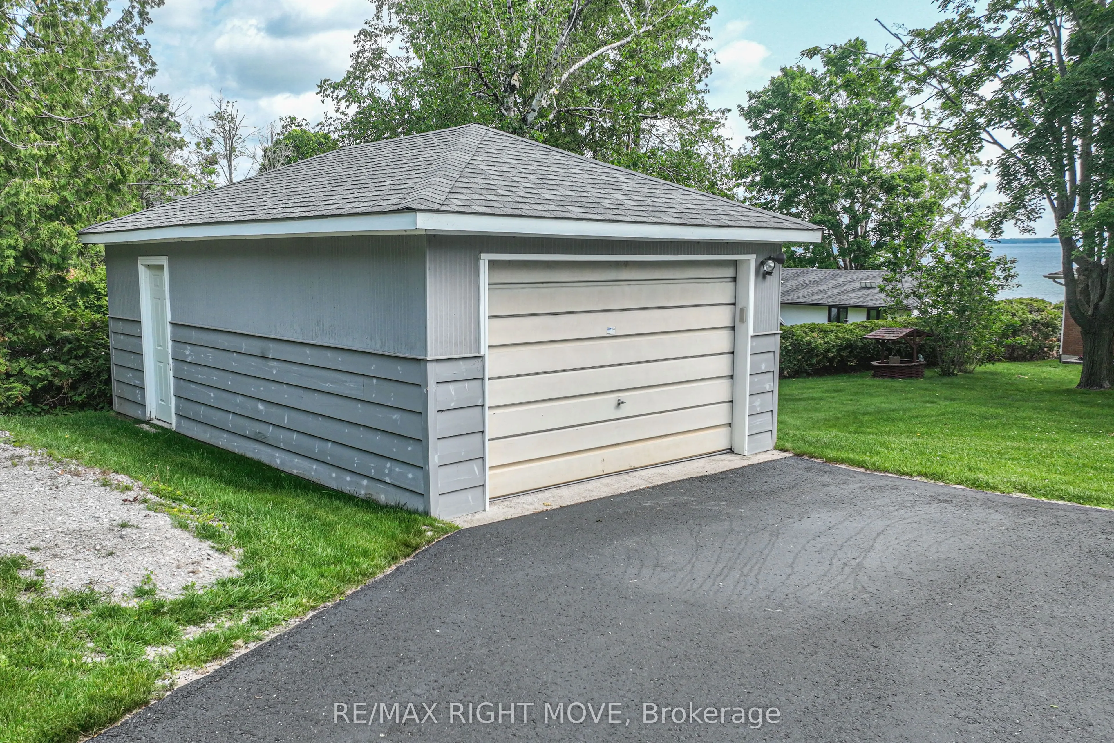 905 Woodland Drive