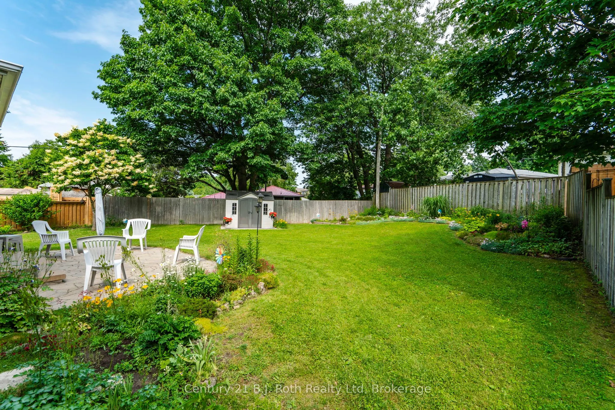 997 Whitney Crescent