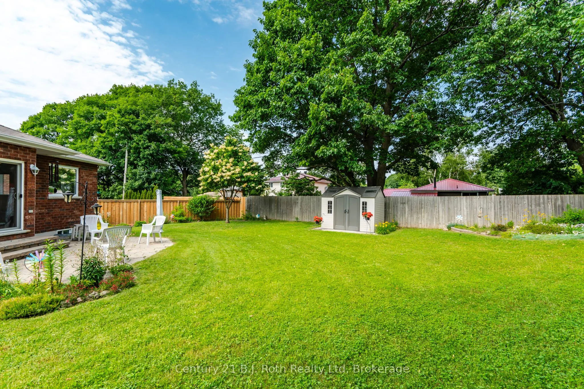 997 Whitney Crescent