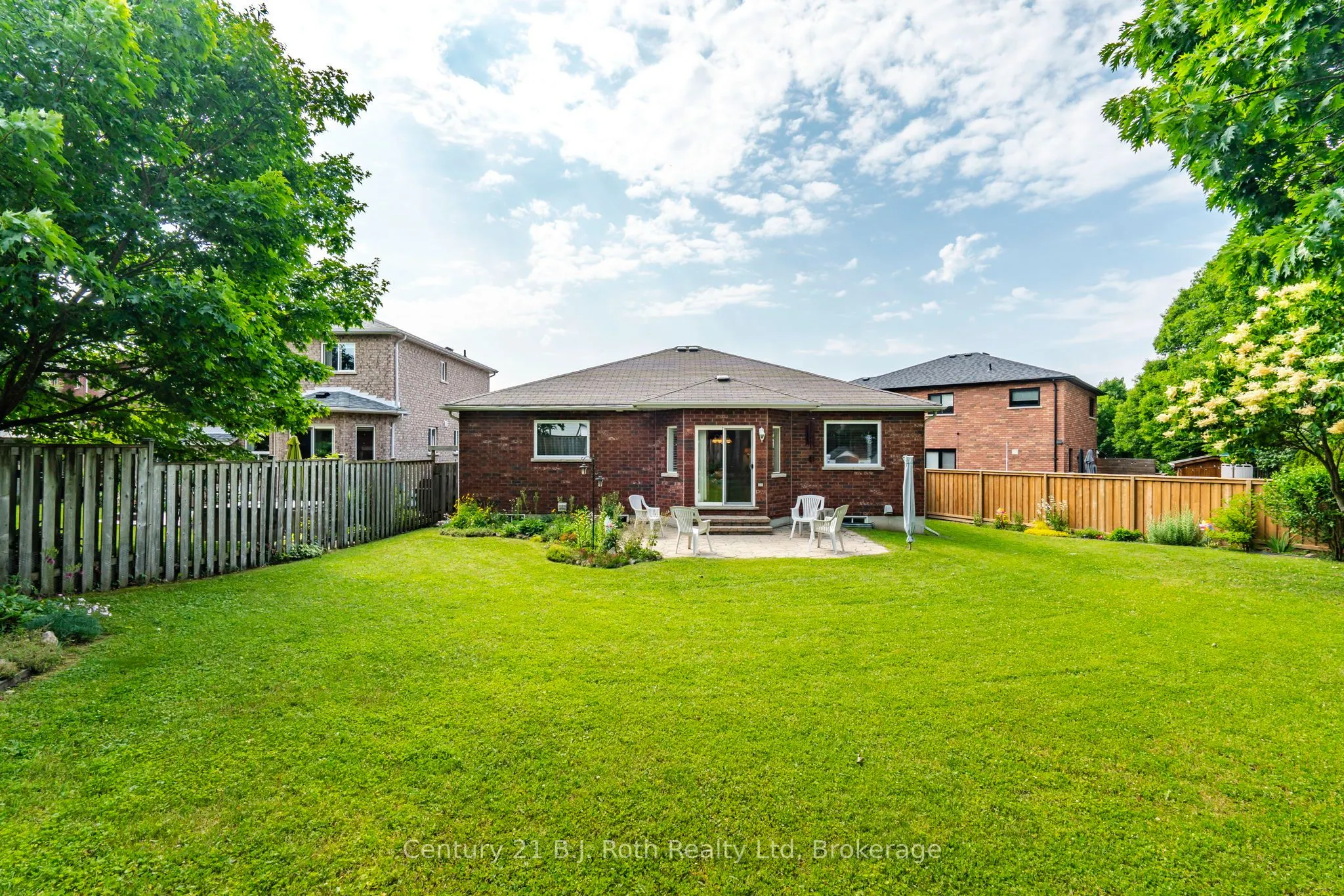 997 Whitney Crescent