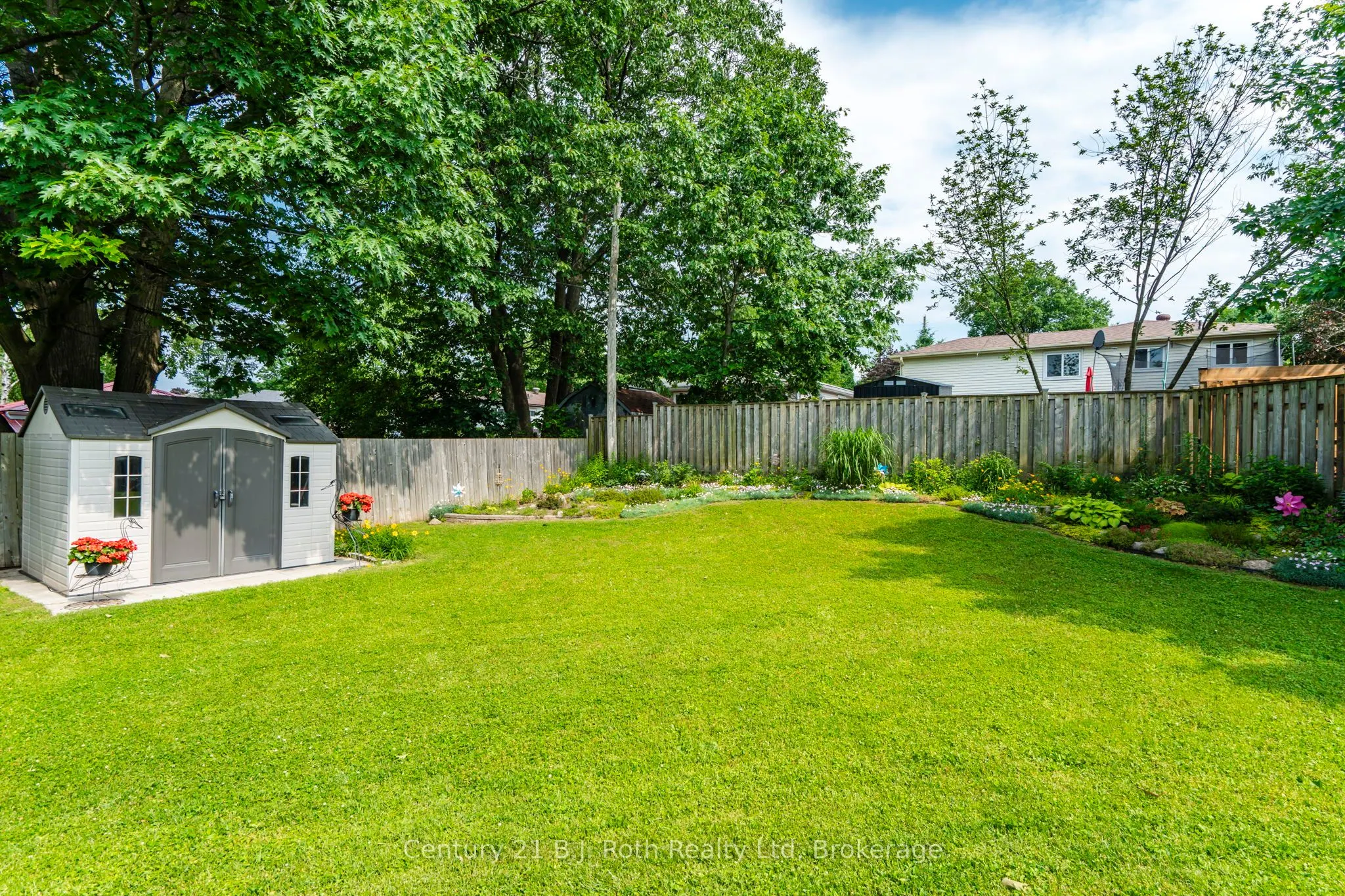 997 Whitney Crescent