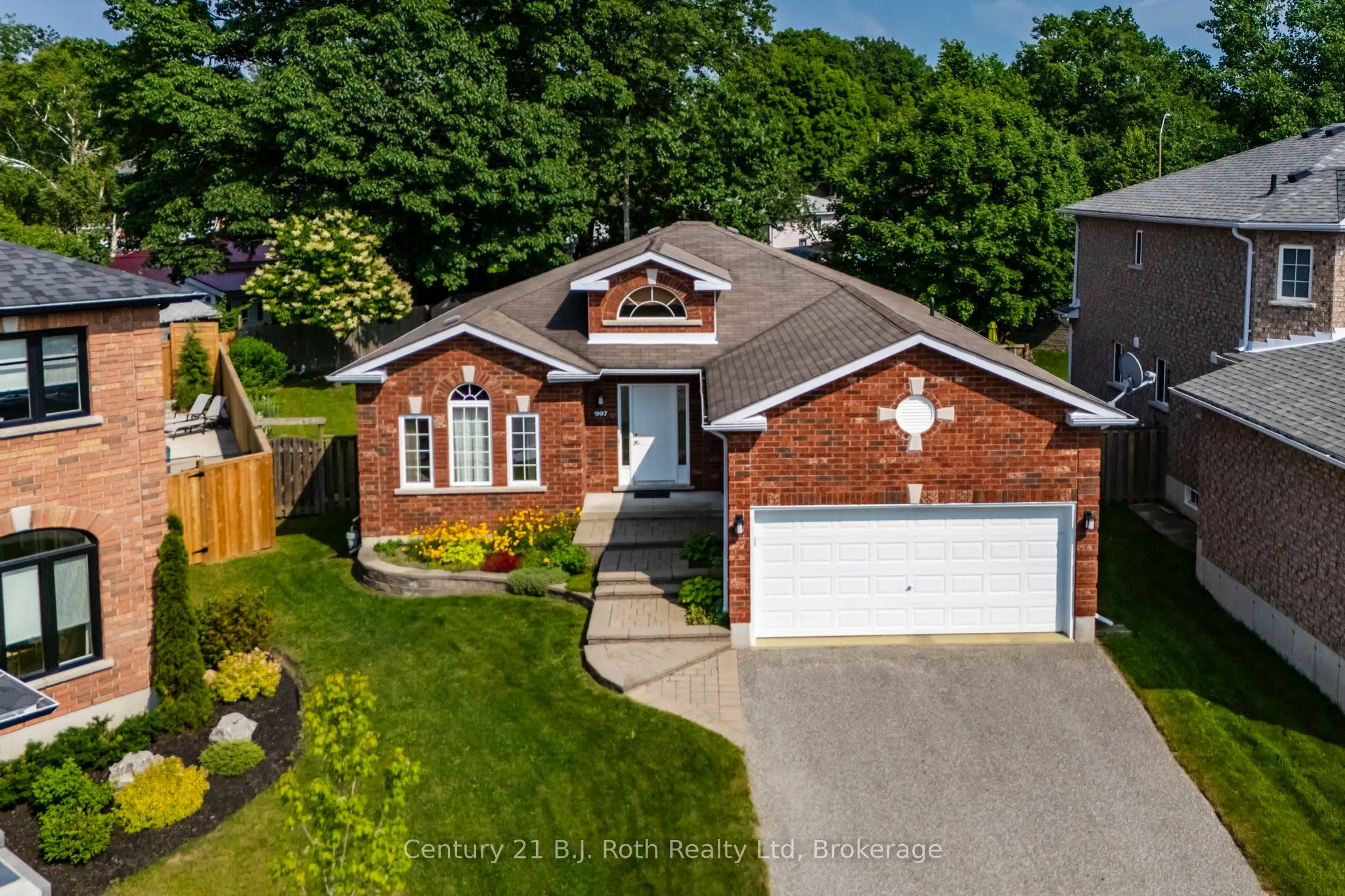 997 Whitney Crescent