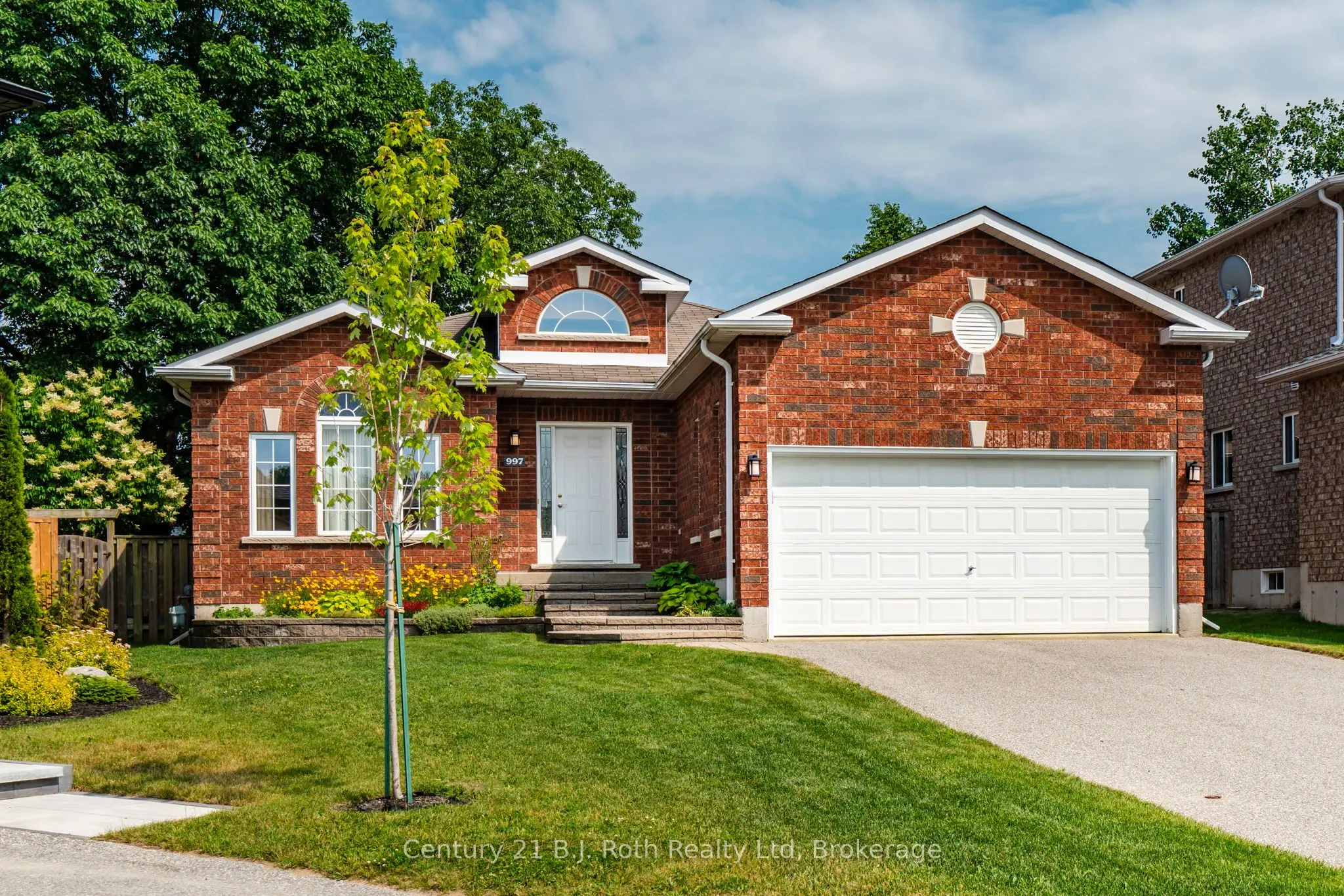 997 Whitney Crescent