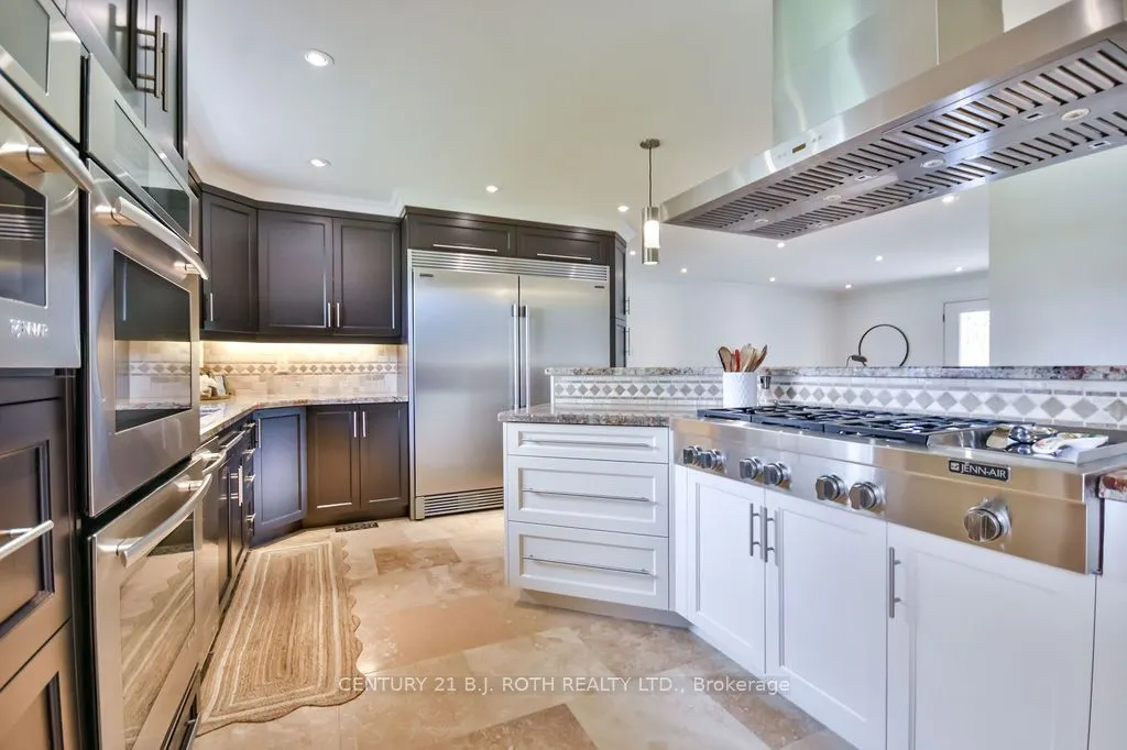 12 Noraline Avenue