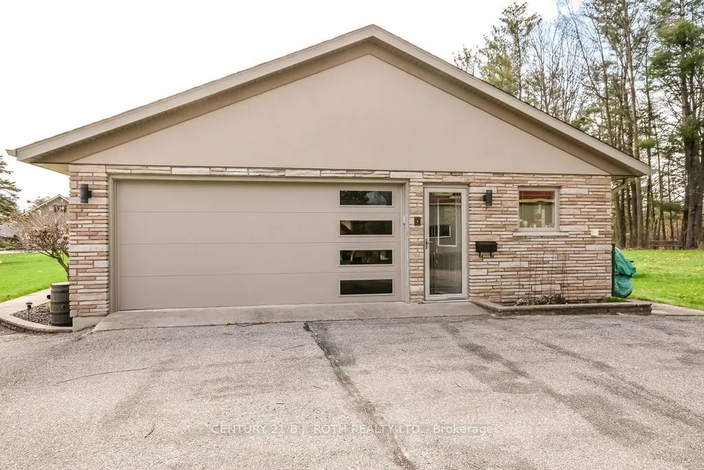 12 Noraline Avenue