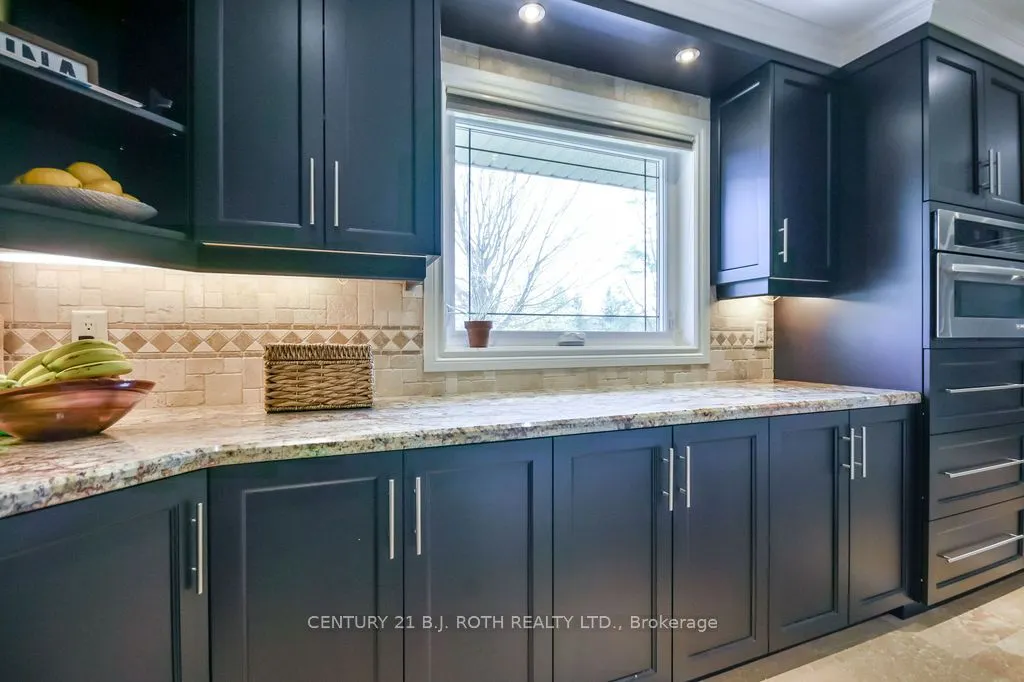 12 Noraline Avenue