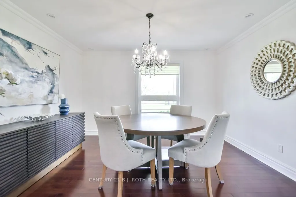 12 Noraline Avenue