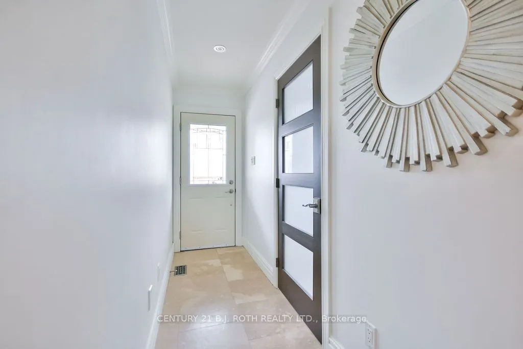 12 Noraline Avenue