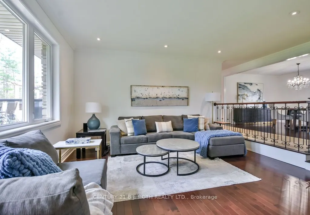 12 Noraline Avenue