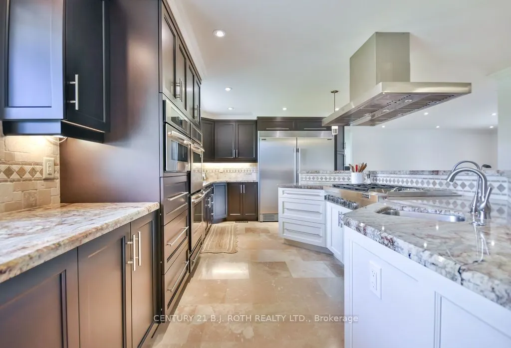 12 Noraline Avenue