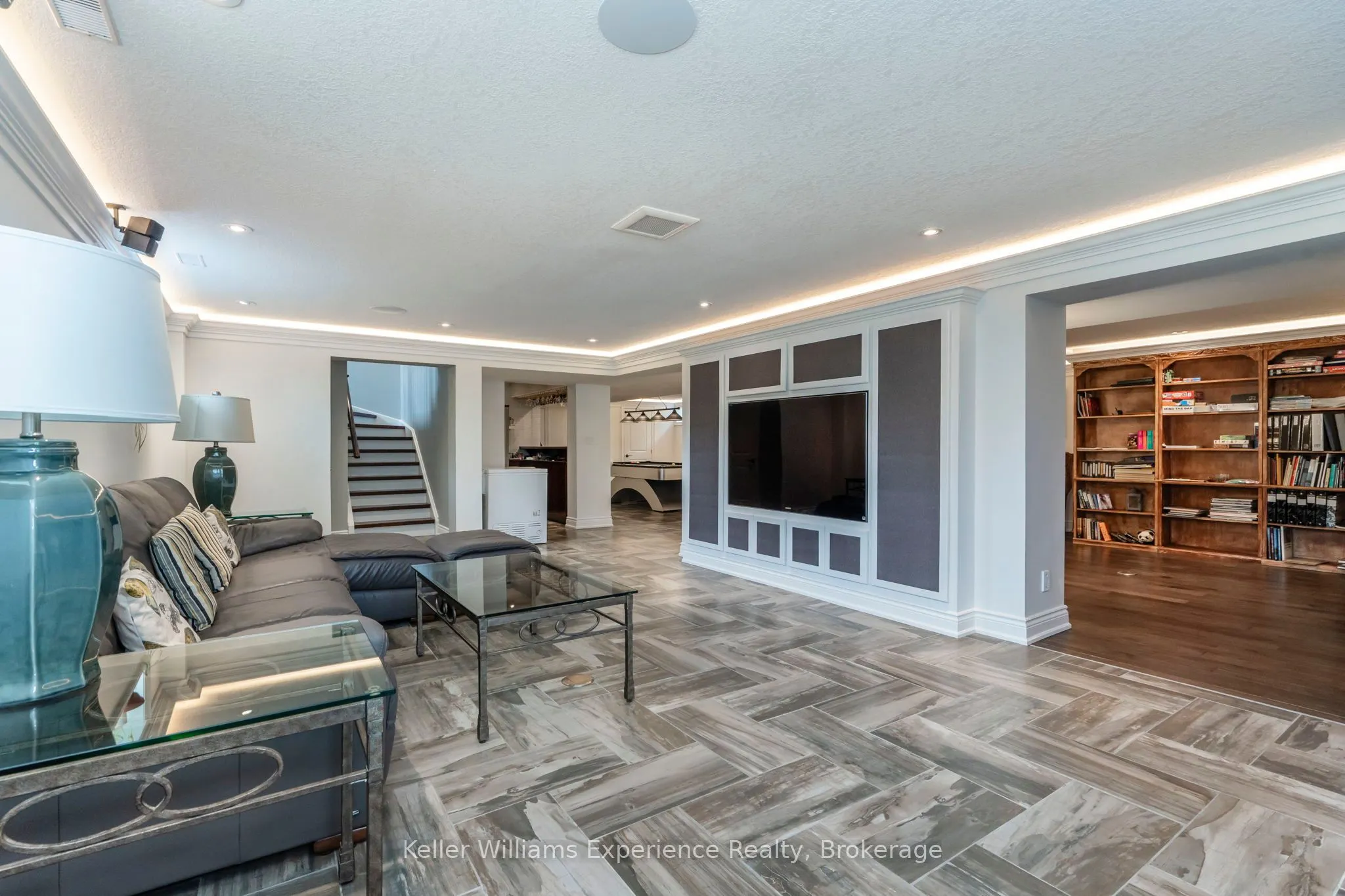 1 Topaz Court