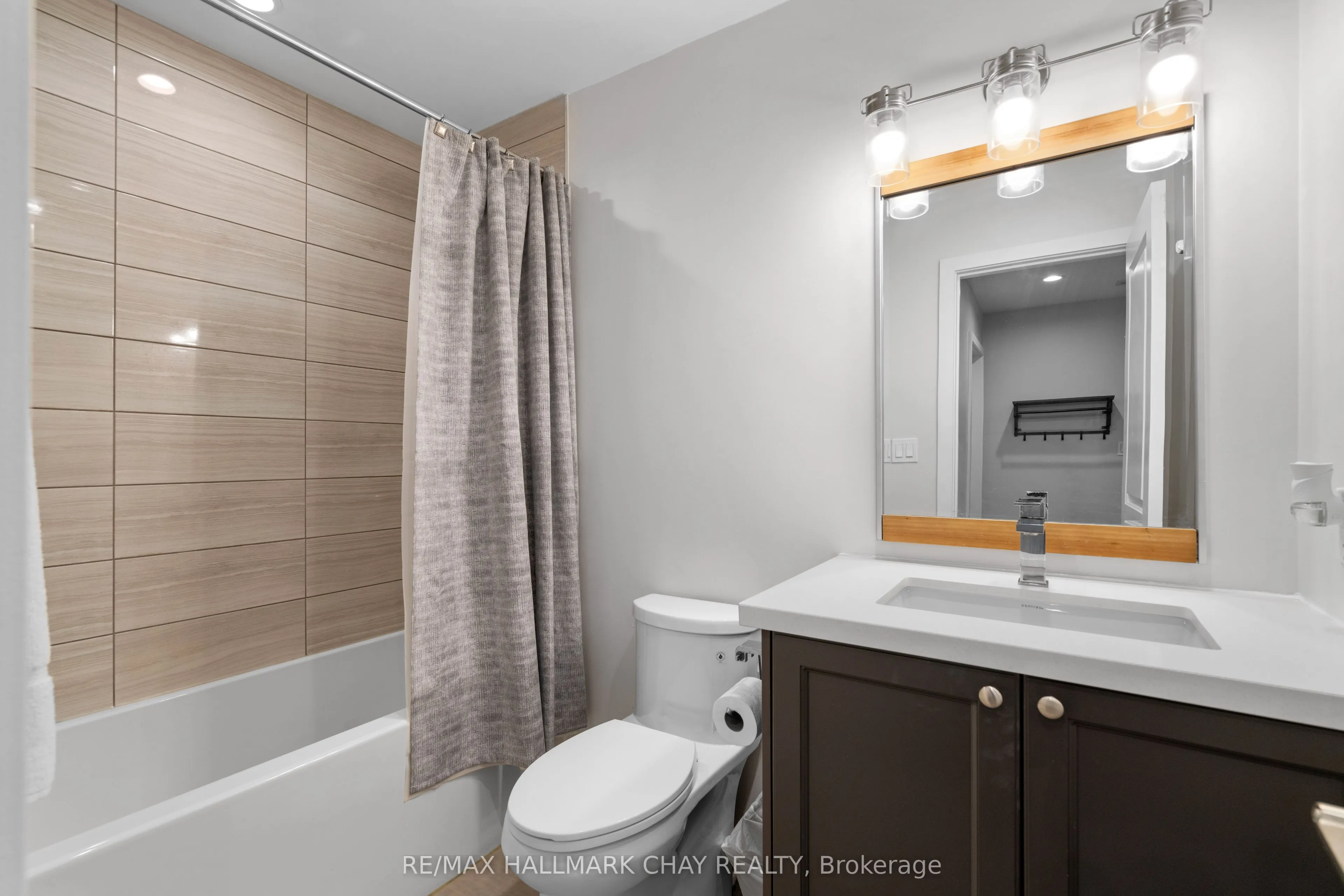 80 Horseshoe Boulevard, ##G01