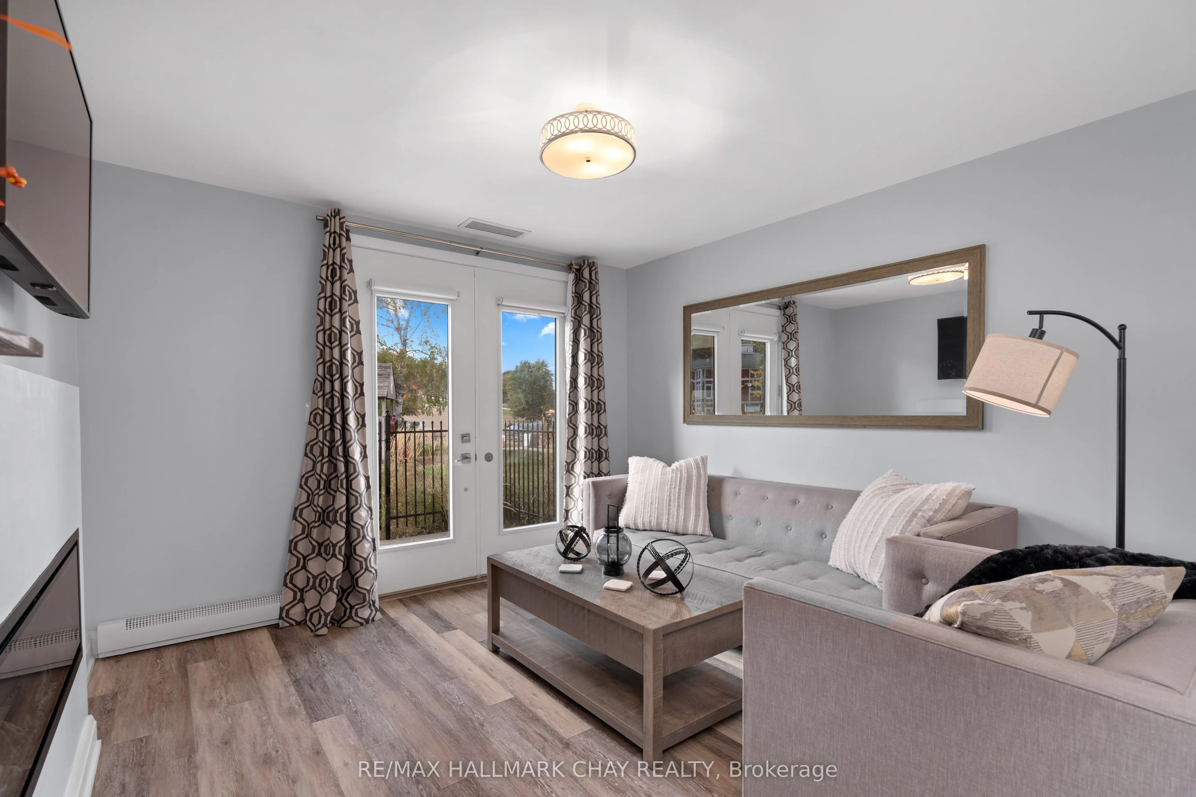 80 Horseshoe Boulevard, ##G01