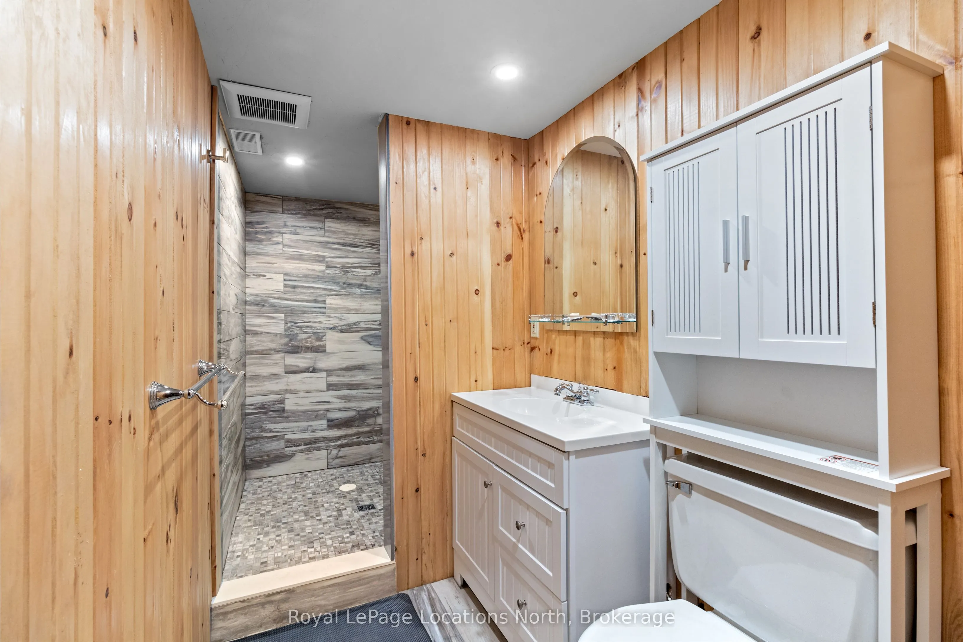 24 Oliver Crescent