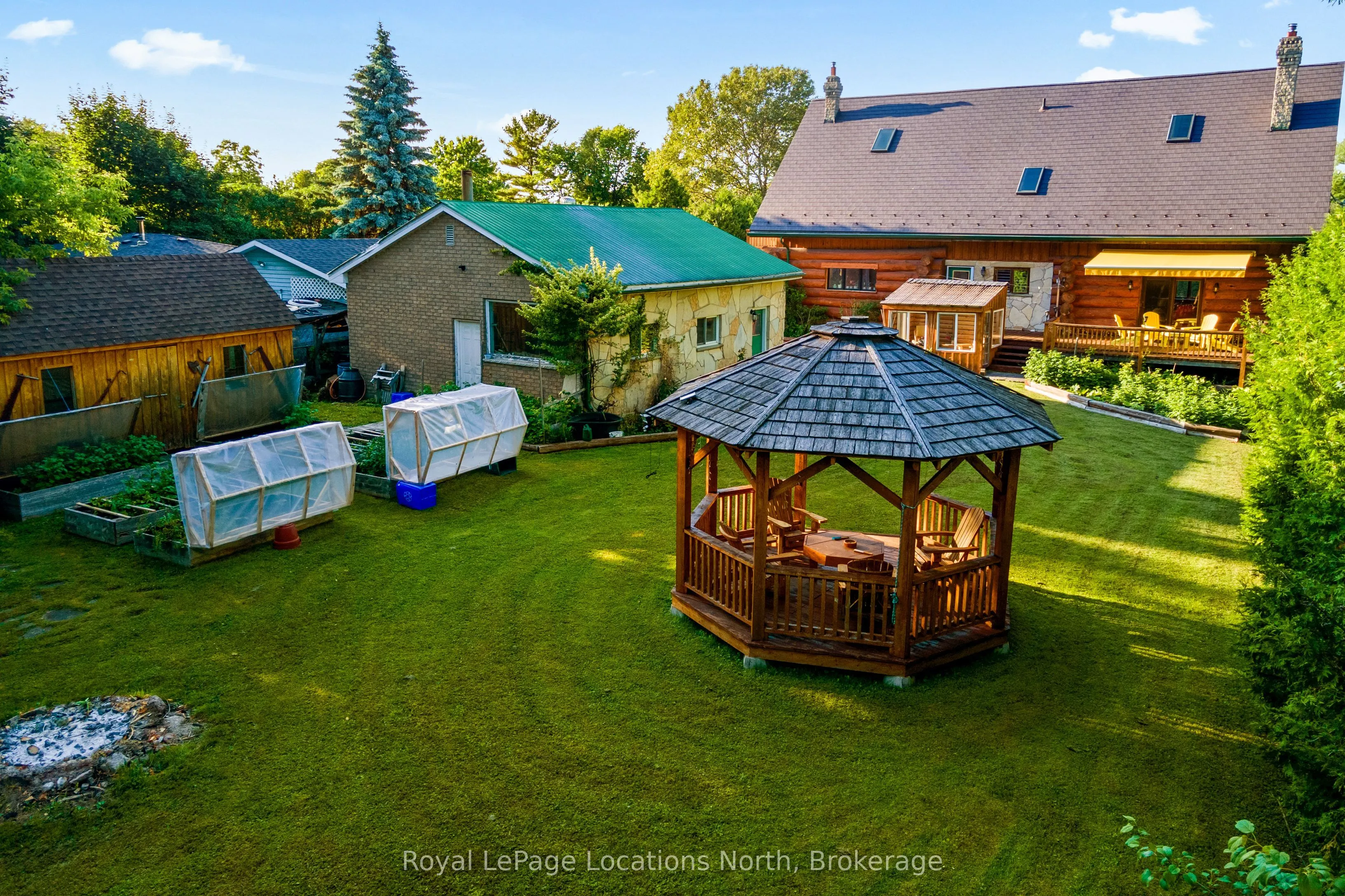 24 Oliver Crescent