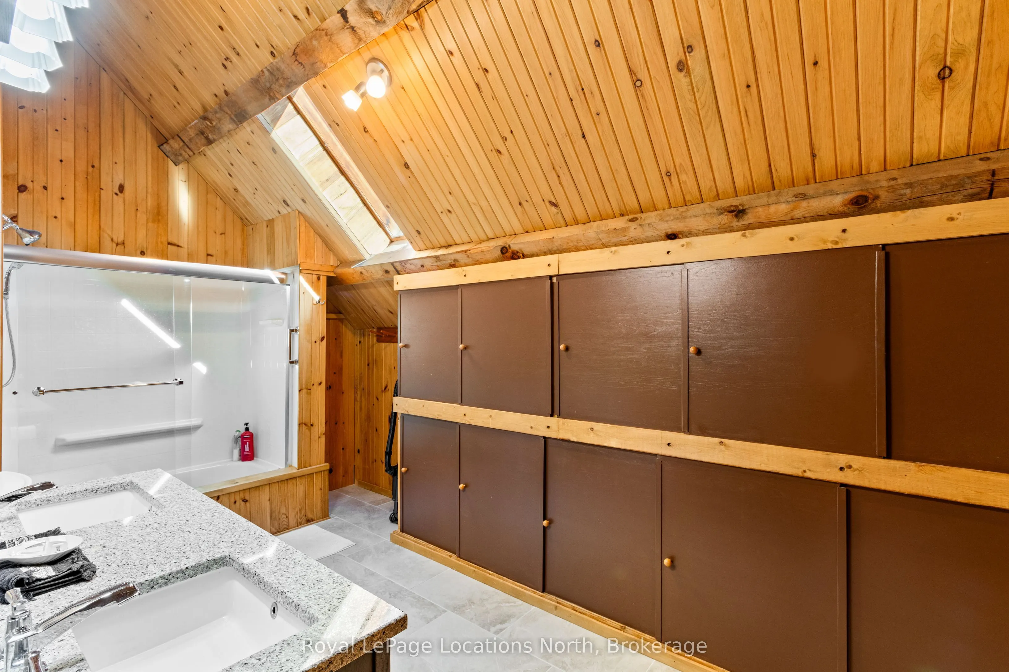 24 Oliver Crescent
