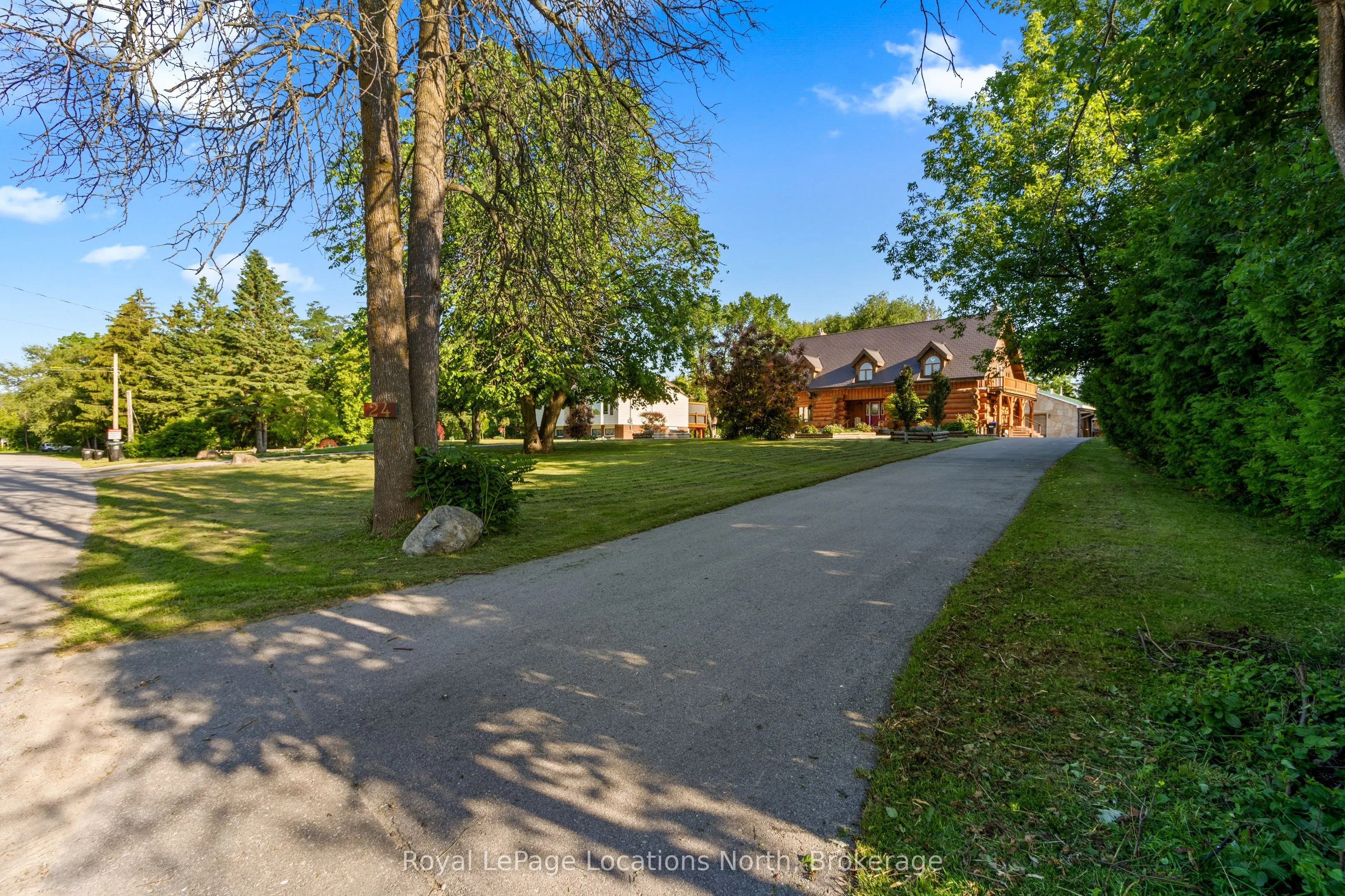 24 Oliver Crescent